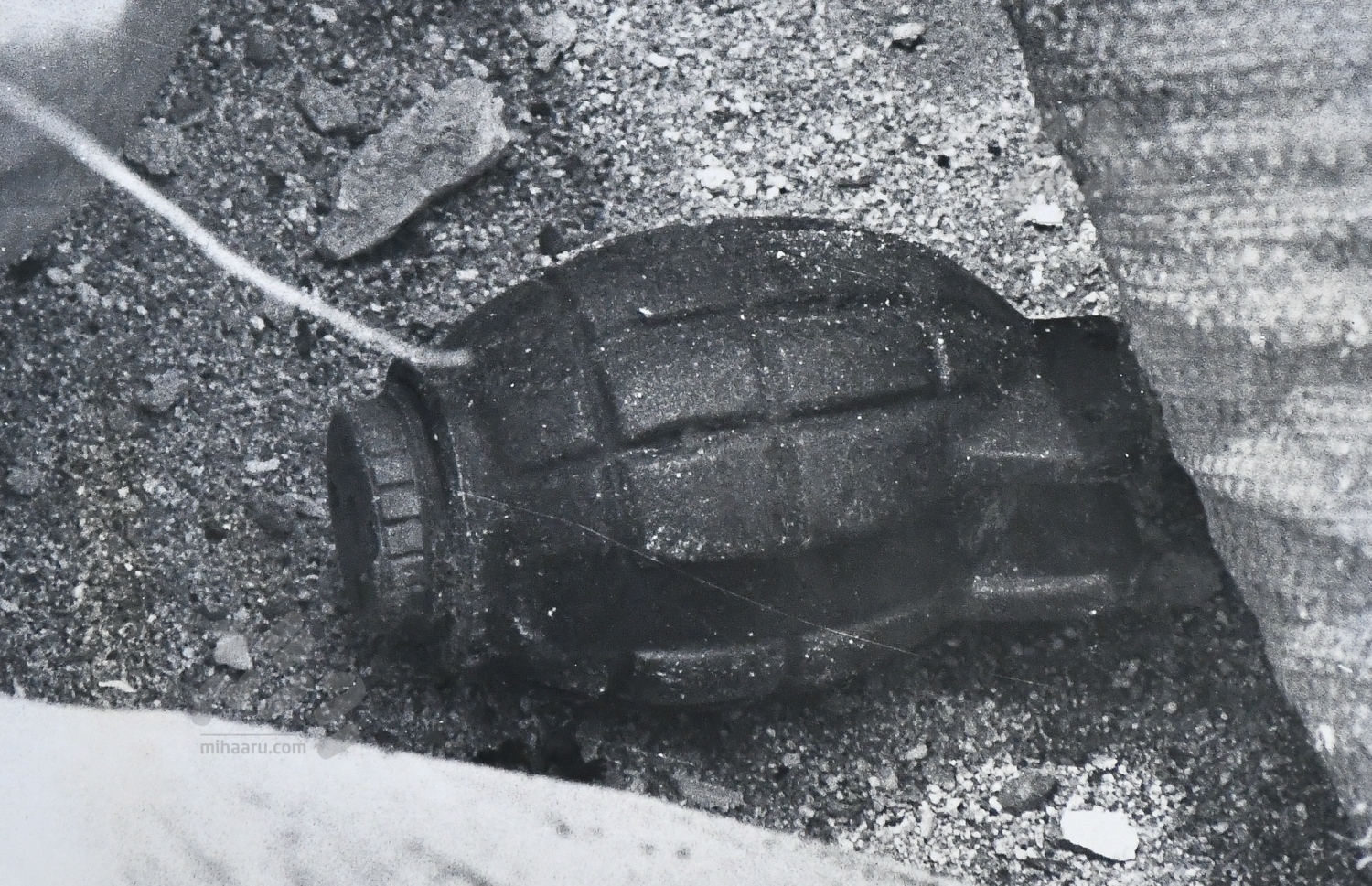 ނޮވެމްބަރު 3، 1988 ގައި ދިން ހަމަލާގައި ދުޝްމަނުންގެ އެންމެ ބޮޑު އަމާޒަކީ އެންއެސްއެސްގެ ހެޑްކުއާޓަރަށް ވަދެގަތުން. މިއީ ތަމަޅައިން އެ ދުވަހު އެއްލި ބޮމެއް ނުގޮވާ އޮތް މަންޒަރު