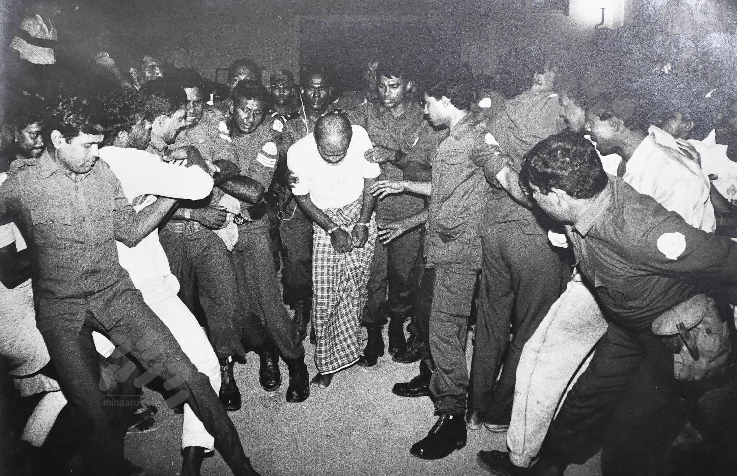 19 ދިވެހިން ޝަހީދުކޮށްލި ބިރުވެރި ހާދިސާ ފޮޓޯތަކުން