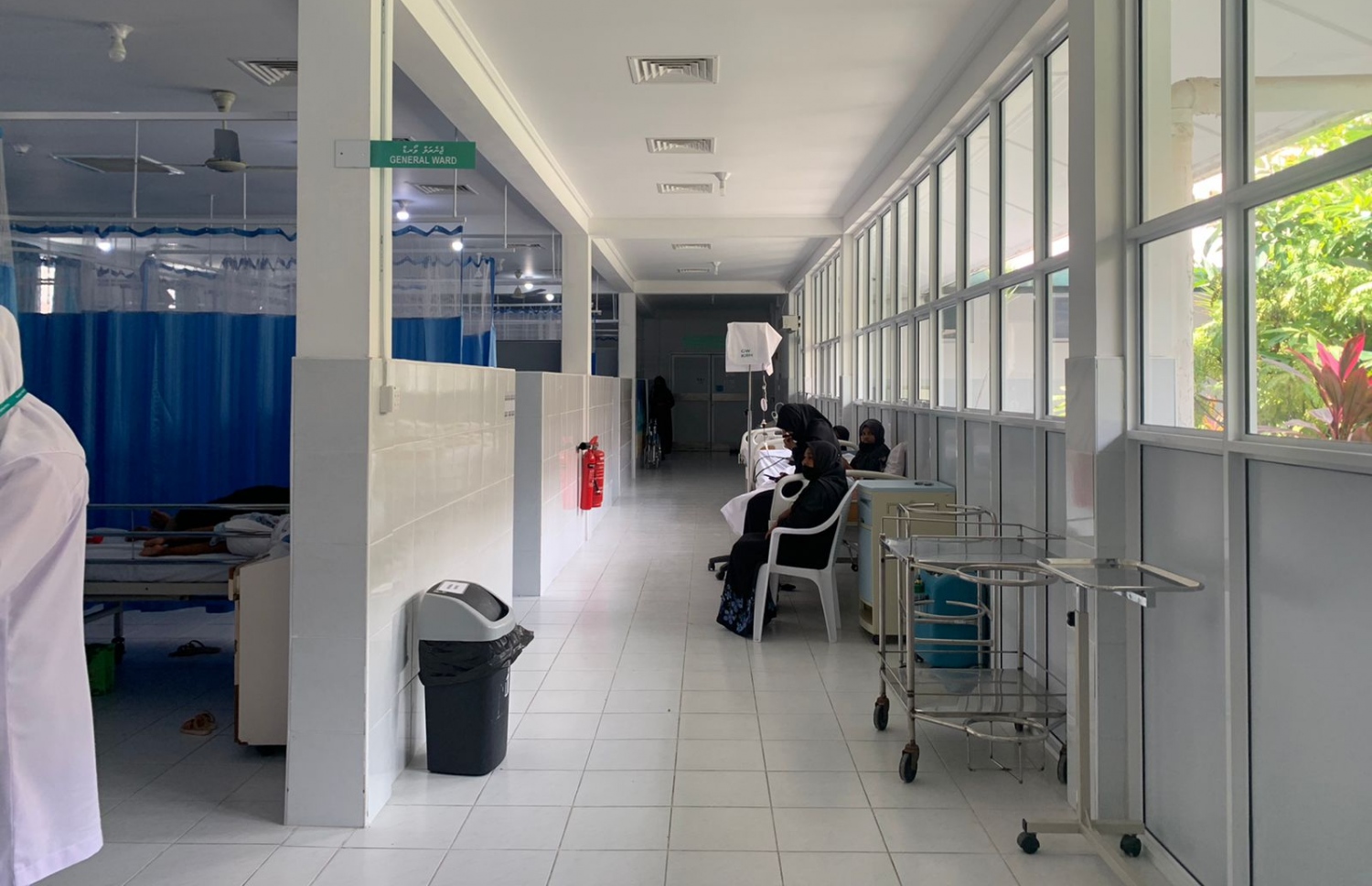 ކުޅުދުއްފުށީ ރީޖަނަލް ހޮސްޕިޓަލަށް ފަރުވާ ހޯދަން ގޮސް ތިބި ބައެއް--