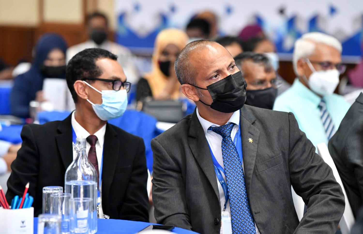 މާލެ- ނޮވެމްބަރު 6، 2021: އައިސީއެސްއާރުއައި ގެ ބައިވެރިންތަކެއް ކޮންފަރެންސް ފެށުމުގެ ރަސްްމިއްޔާތުގައި ބައިވެރިވެލައްވަނީ-- ފޮޓޯ: ނިޝާން އަލީ/މިހާރު