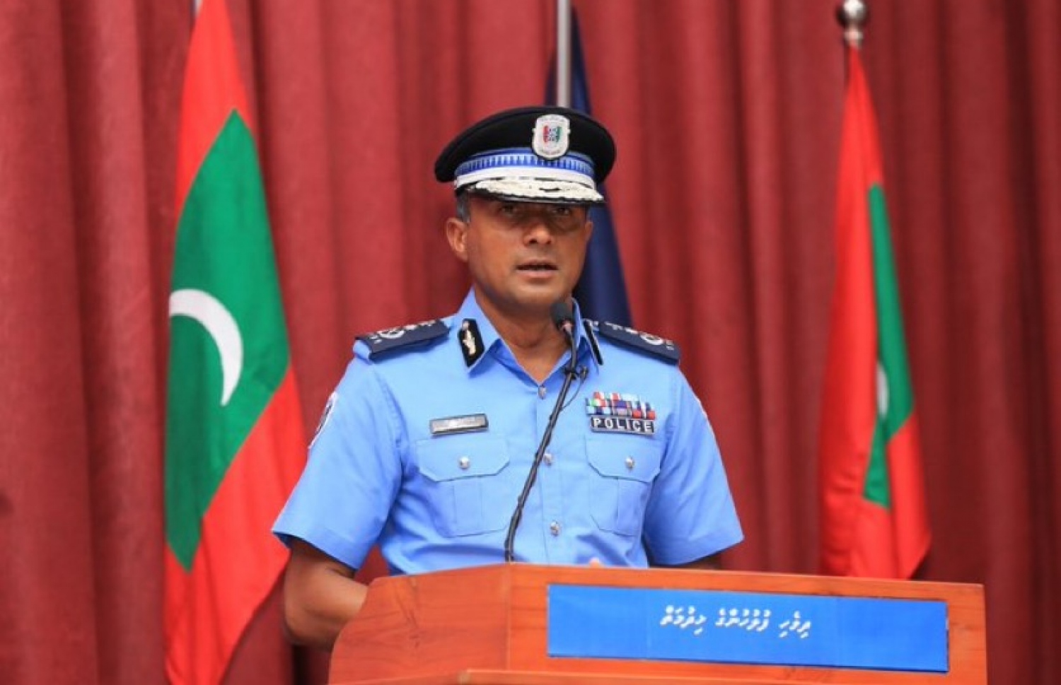 ހދ. ކުޅުދުއްފުށީގައި އަވަށްޓެރި ފުލުހުންގެ ހިދުމަތް ދޭން ފެށުމަށް ބޭއްވި ރަސްމިއްޔާތުގައި ޕޮލިސް ކޮމިޝަނަރު މުހައްމަދު ހަމީދު ވާހަކަދައްކަވަނީ.-- ފޮޓޯ: ޕޮލިސް މީޑިއާ