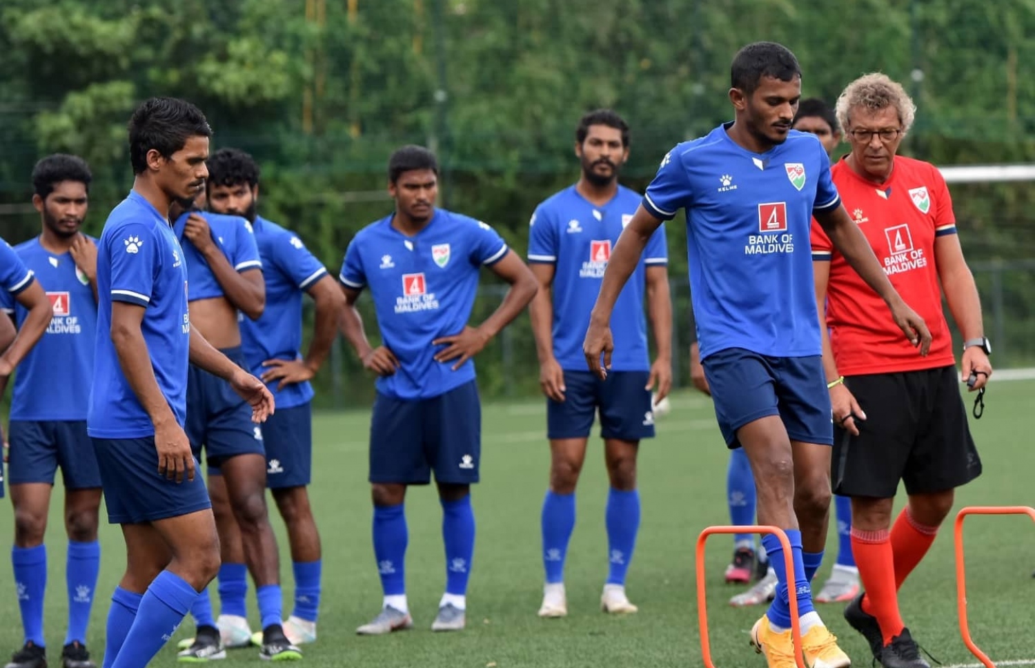 ސެންޓޭ. ގައުމީ ޓީމުގެ ޓްރޭނިންގައި މޮރިއޭރޯ އޭނާގެ ހަރަކާތް ބަލަހައްޓައިގެން --- ފޮޓޯ: އެފްއޭއެމް