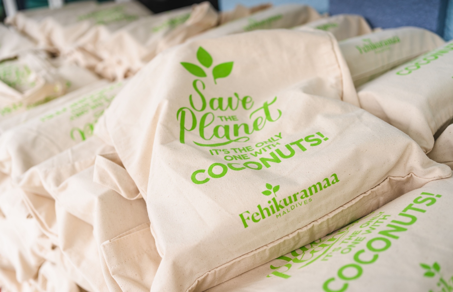 ފެހި ކުރަމާ ޕްރޮގްރާމުގެ ދަށުން ކޮންމެ ބައިވެރިއަކަށްދޭ ޓޯޓް ބޭގް-- ފޮޓޯ: ވެލާ ޕްރައިވެޓް އައިލެންޑް