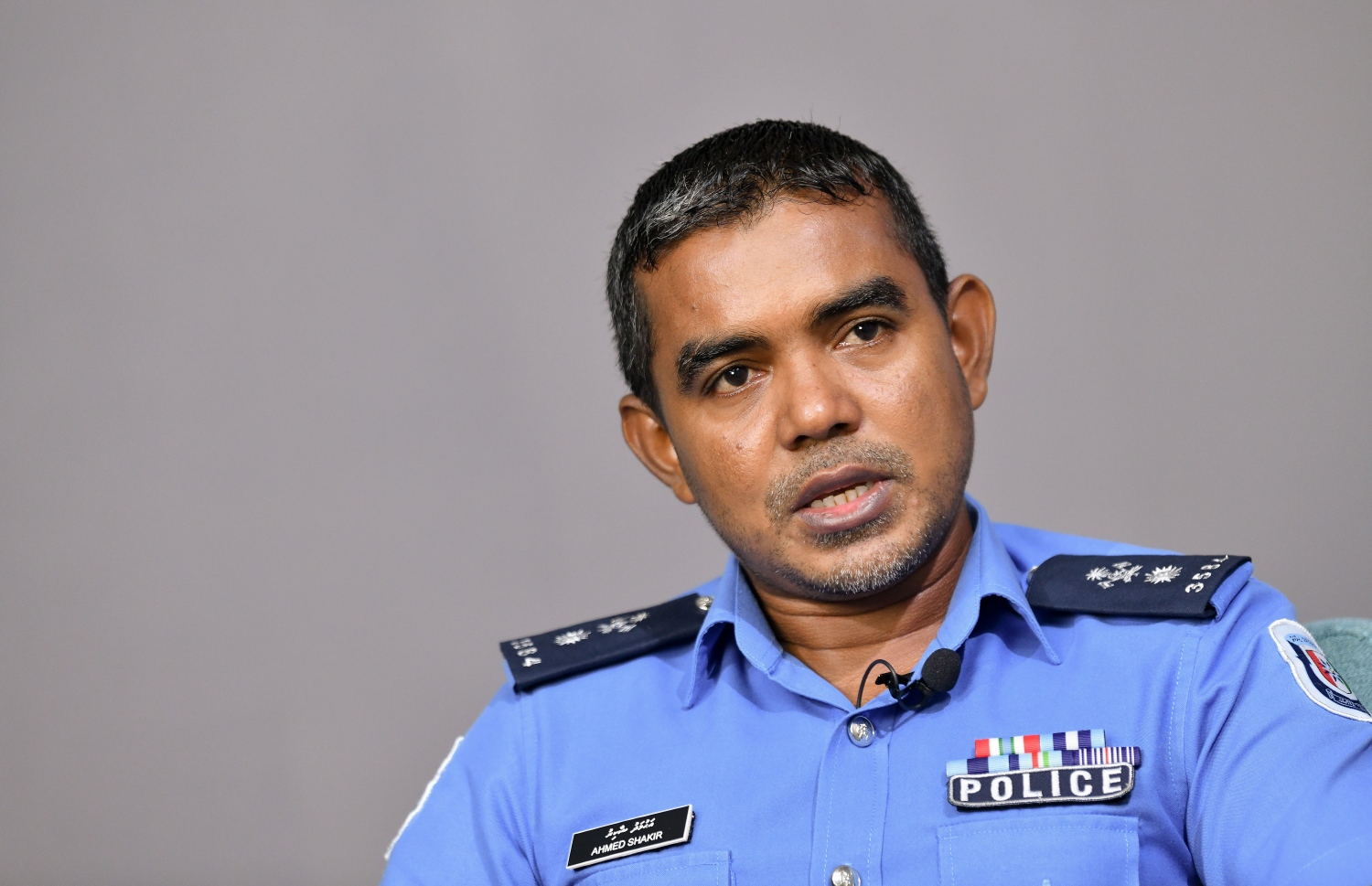 ޝާކިރު "މިހާރު"ގެ މެދުސަފުހާ އާ ވާހަކަ ދައްކަވަނީ -- ފޮޓޯ: ނިޝާން އަލީ/ މިހާރު