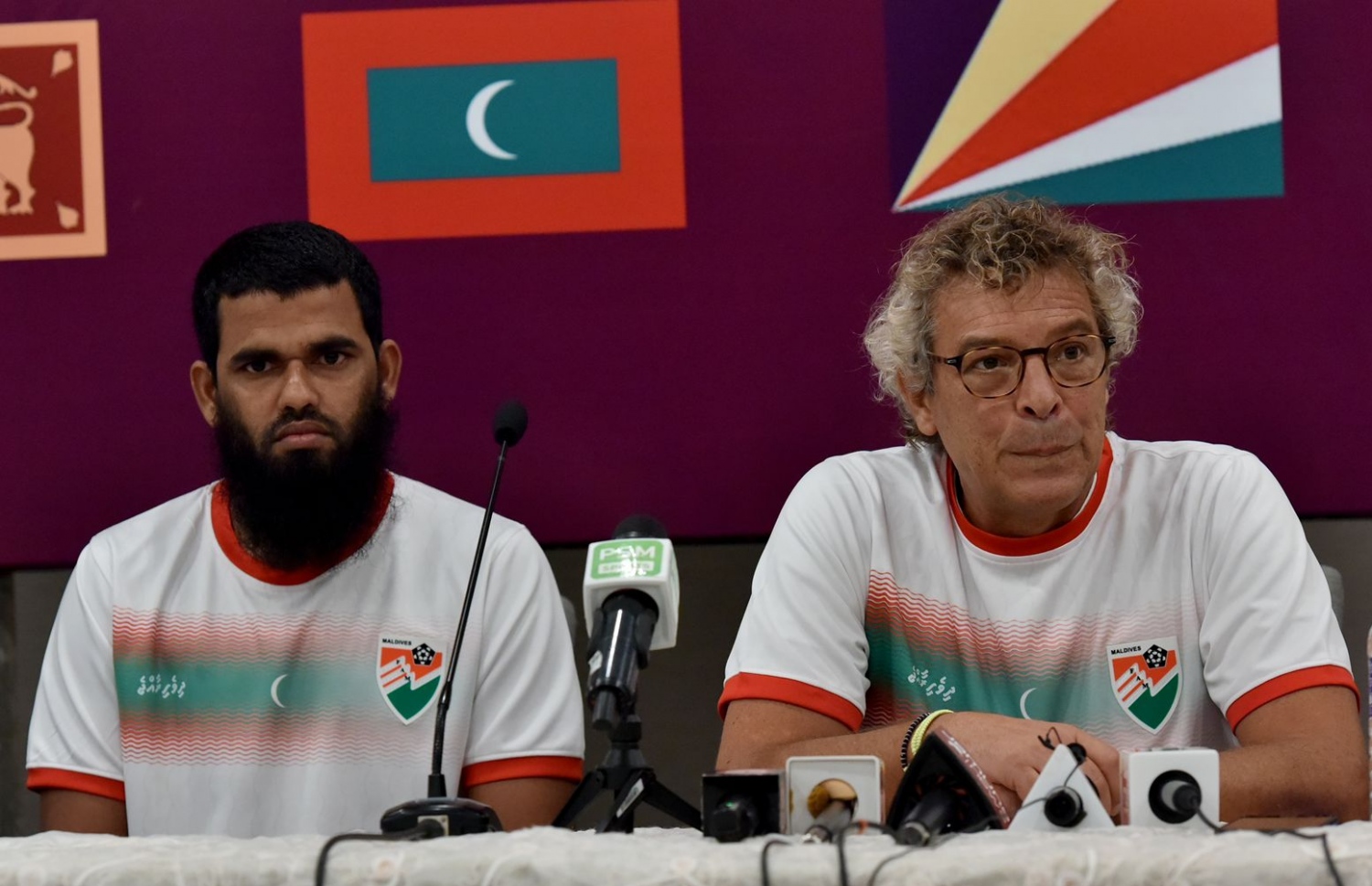 މޮރިއޭރޯ އާއި އަކުރަމް މިއަދު ޕްރީ މެޗު ޕްރެސްގައި --- ފޮޓޯ: އެފްއޭއެމް