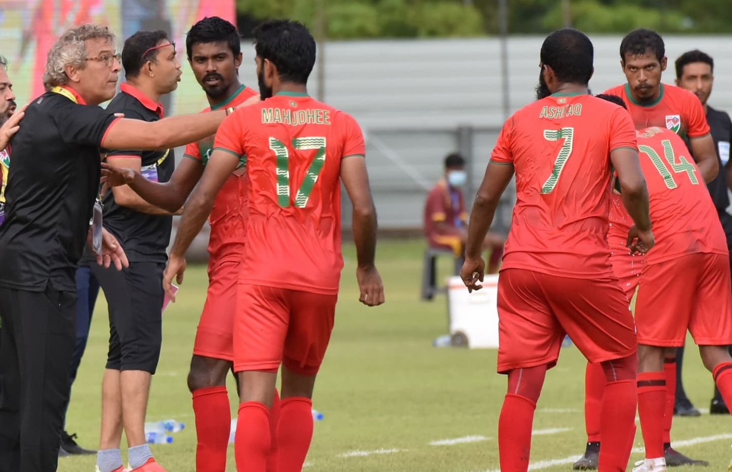 މޮރިއޭރޯ ކުޅުންތެރިންނަށް އިރުޝާދު ދެނީ: މިރޭ ކުޅުނު ބަންގްލަދޭޝް މެޗަކީ ރާއްޖޭގެ ކޯޗުކަމުގައި އޭނާ ކުރިމަތިލި ދެވަނަ މެޗު އަދި ފުރަތަމަ ބަލި --- ފޮޓޯ: އެފްއޭއެމް