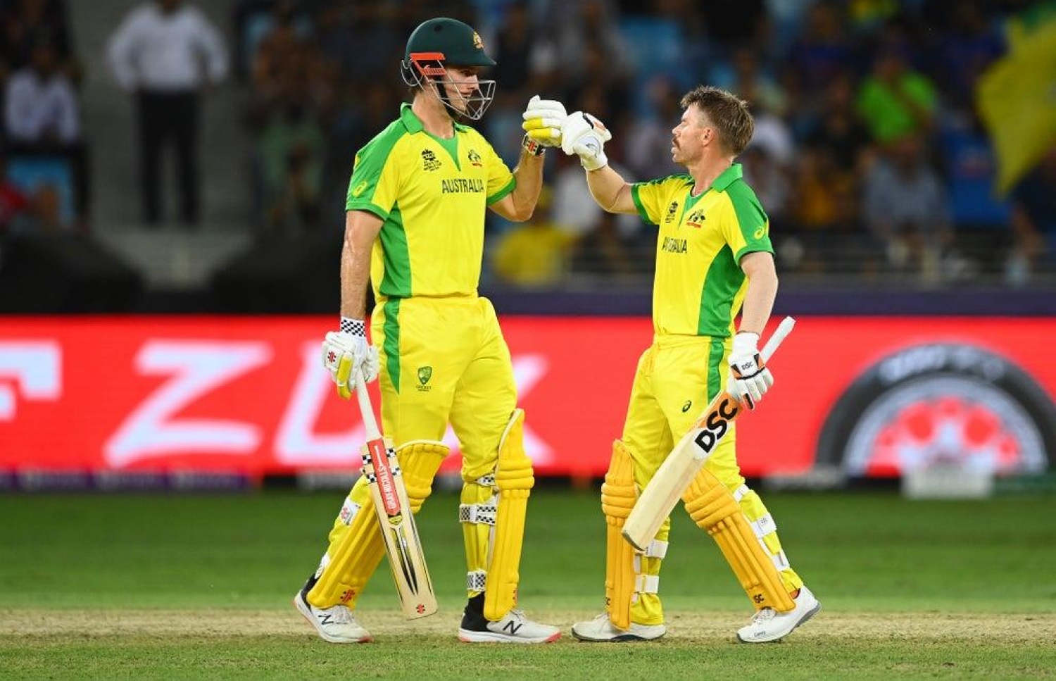 ފައިނަލް މެޗުގެ މޮޅު ކުޅުންތެރިޔަކަށް ހޮވުނު މާޝް (ވ) އާއި، މުބާރާތުގެ މޮޅު ކުޅުންތެރިޔާ ވާނާ (ކ).--