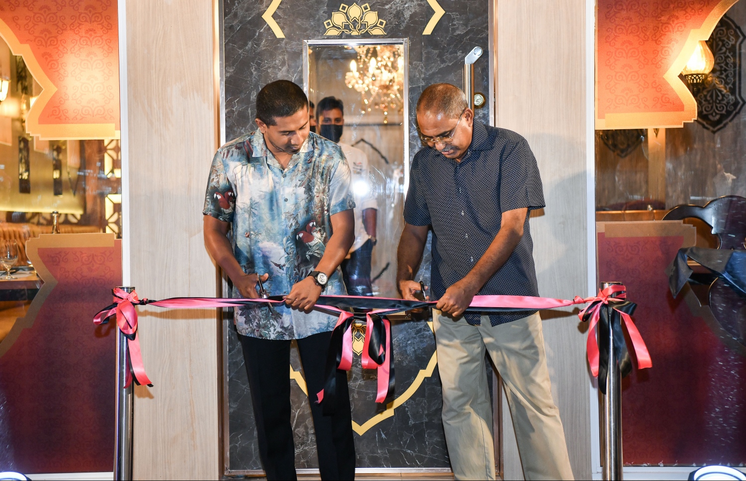 ހުޅުމާލެ: ނޮވެމްބަރު 14، 2021: ހުޅުމާލޭގައި ހުޅުވި އިންޑިއާގެ ޗެއިން އެއް ކަމަށްވާ "ނަގާސް" ރެސްޓޯރެންޓު ޔޫތު މިނިސްޓަރު މަހުލޫފު ހުޅުވައި ދެއްވަނީ-- ފޮޓޯ: ނިޝާން އަލީ/މިހާރު