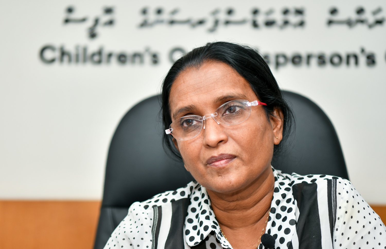 ކުޑަކުދިންގެ އޮމްބަޑްސްޕާސަން، ނިއުމާތު ޝަފީގް "މިހާރު" އަށް އިންޓަވިއު ދެއްވަނީ.-- ފޮޓޯ: ފަޔާޒް މޫސާ / މިހާރު