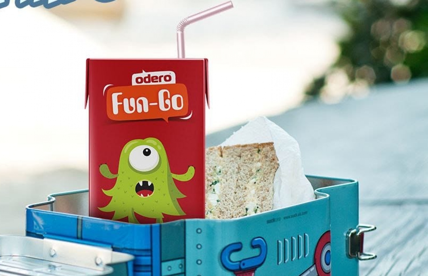 ލަންޗު ބޮކްސްގައި ފަންގޯ ޖޫސް ޕެކެޓެއް ބަހައްޓާފައި: ތަފާތު ފްލެވާތައް ދަ ބާސްކެޓުން ލިބެން ހުންނާނެ--