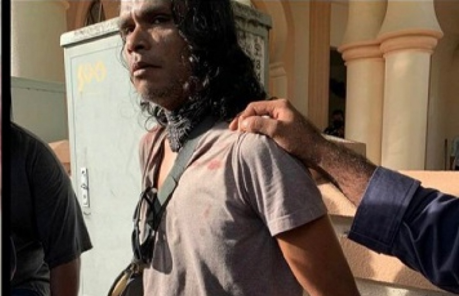 މިސްކިތަކަށް ކުޅުޖަހައިގެން ޒިޔާދު ފުލުހުންގެ ބެލުމުގެ ދަށަށް ގެންދަނީ