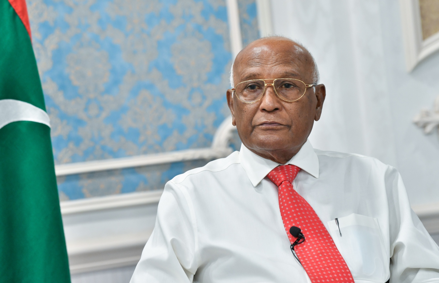 ހެލްތު މިނިސްޓަރު ނަސީމް "މިހާރު" އަށް އިއްޔެ އިންޓަވިއު ދެއްވަނީ.---ފޮޓޯ: ނިޝާން އަލީ/ މިހާރު