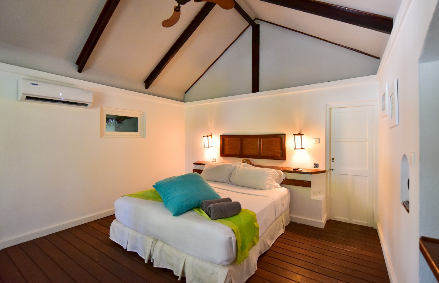 ނޮވެމްބަރު 22، 2021: ކުރިން ވީރާނާވެފައި ހުރި ރިހިވެލީގެ ކޮޓަރިއެއް މަރާމާތުކޮށް އާކޮށްފައި -- ފޮޓޯ: ފަޔާޒު މޫސާ/ މިހާރު