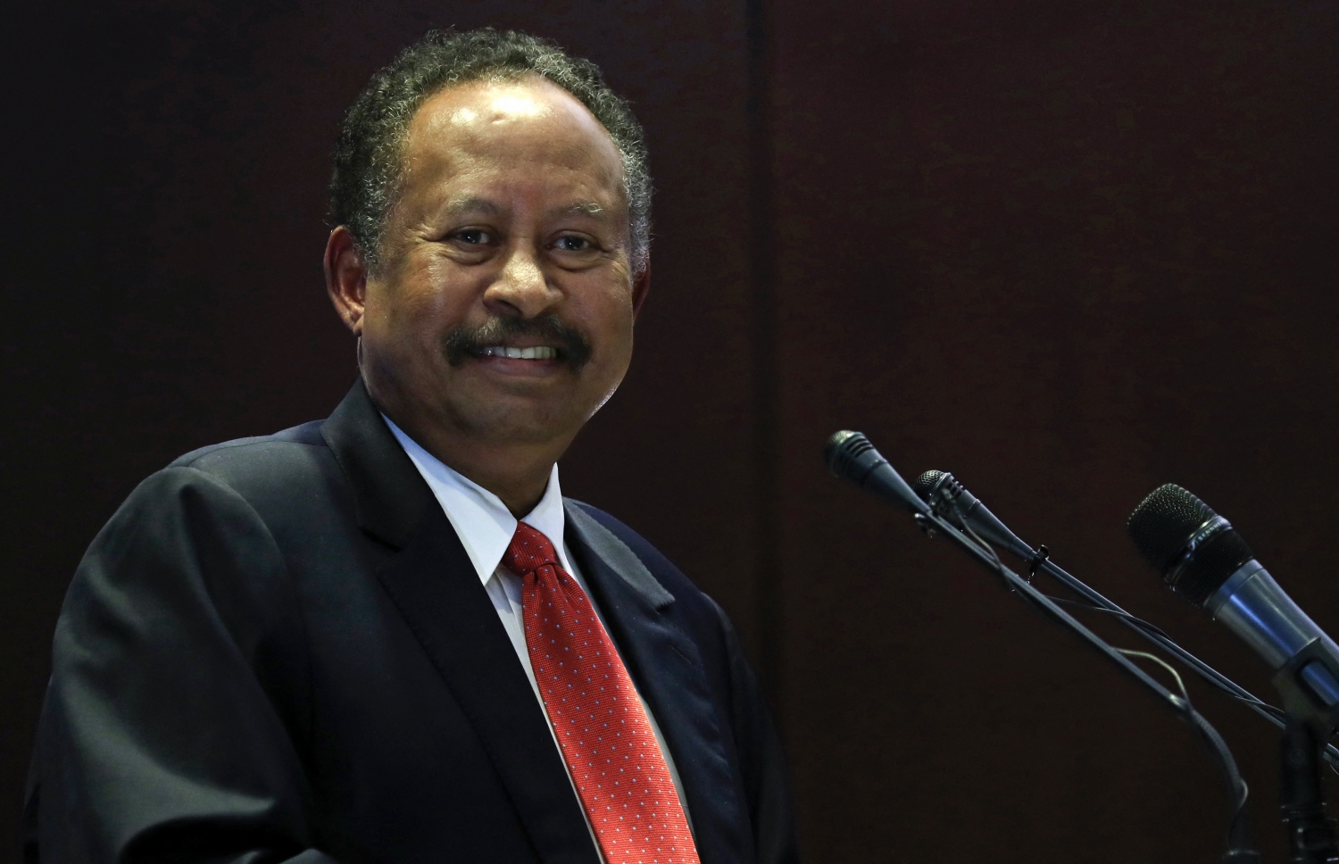 އިންތިގާލީ މަރުހަލާގެ ބޮޑުވަޒީރު އަބްުދުﷲ ހަމްދޫކު. --އޭއެފްޕީ