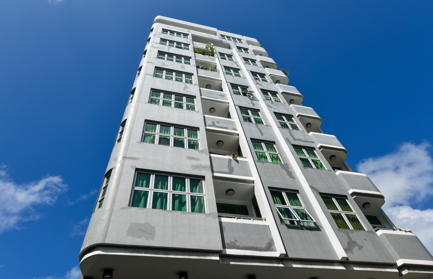 ފާގަތިގެ: މި އިމާރާތުން އެޕާޓްމަންޓް ކުއްޔަށް ދޫކުރަން ގިނަ ބައެއްގެ އަތުން ފައިސާ ނެގި މައްސަލަ ވަނީ ކޯޓުގައި. -- ފޮޓޯ: ފަޔާޒް މޫސާ/ މިހާރު