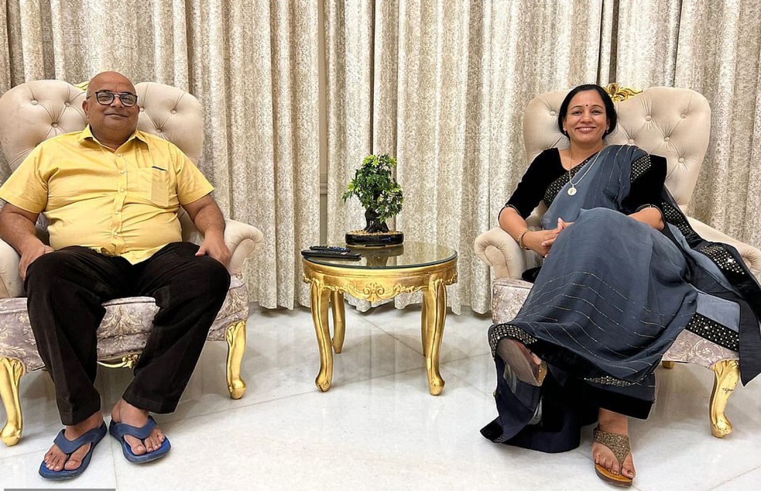 ޕްރަކާޝްގެ ދެމަފިރިން.