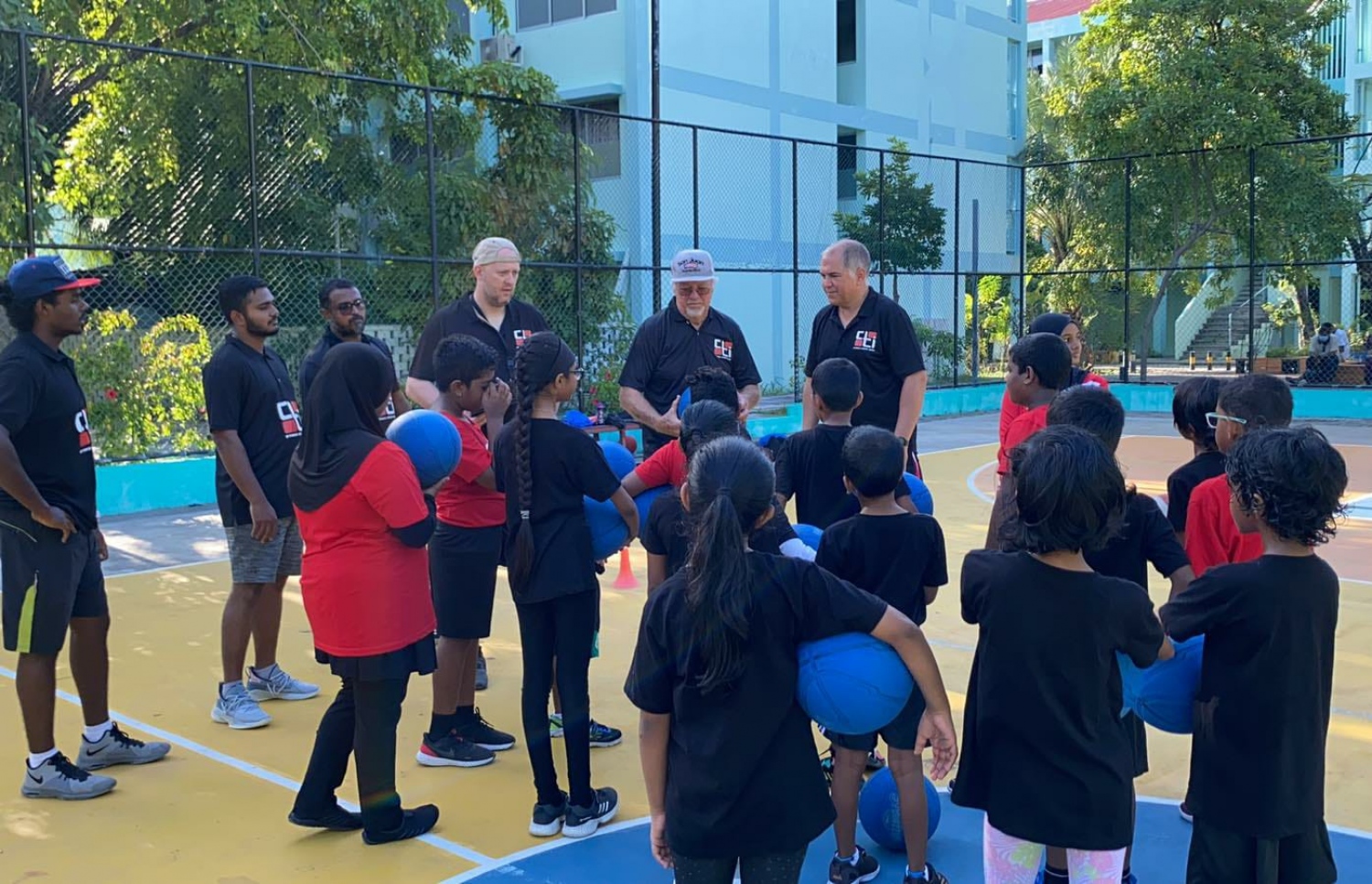 ސްޓާސް އެކެޑެމީ އާއި ކޯޗާސް އިންޓަނޭޝަނަލް ގުޅިގެން މާލޭގައި ކުރިއަށް ގެންދިޔަ ޓްރޭނިން ކޭމްޕްގެ ތެރެއިން --- ފޮޓޯ: އެސްބީއޭ