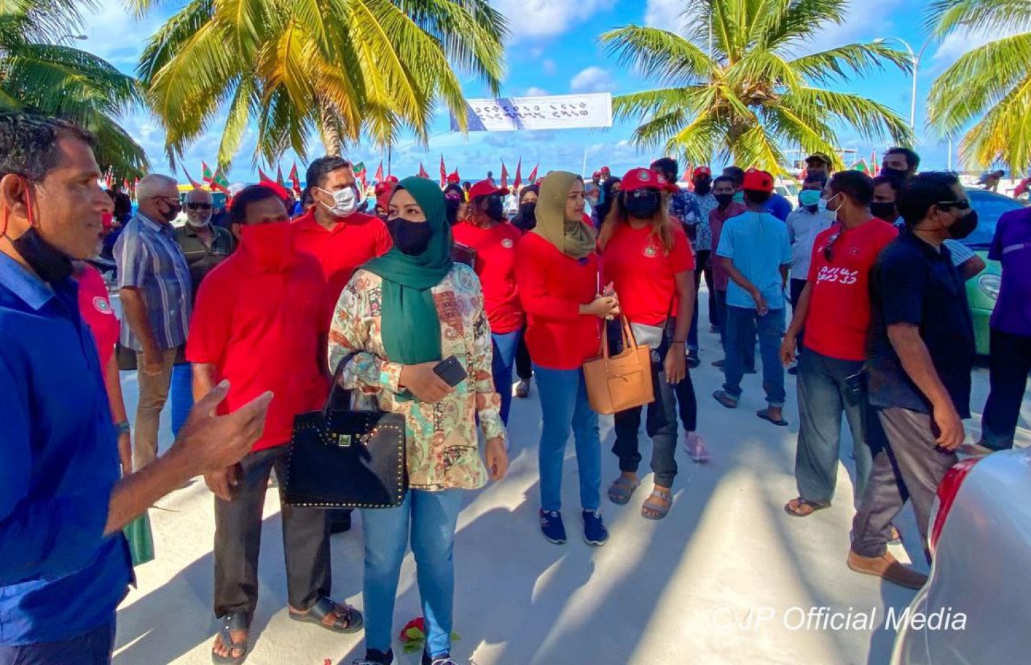 ޕާޓީއަށް މެންބަރުން އިތުރުކުރަން ޖޭޕީން ނިލަންދޫއަށް ކުރި ދަތުރުގެ ތެރެއިން.--- ފޮޓޯ:ޖުމްހޫރީ ޕާޓީ