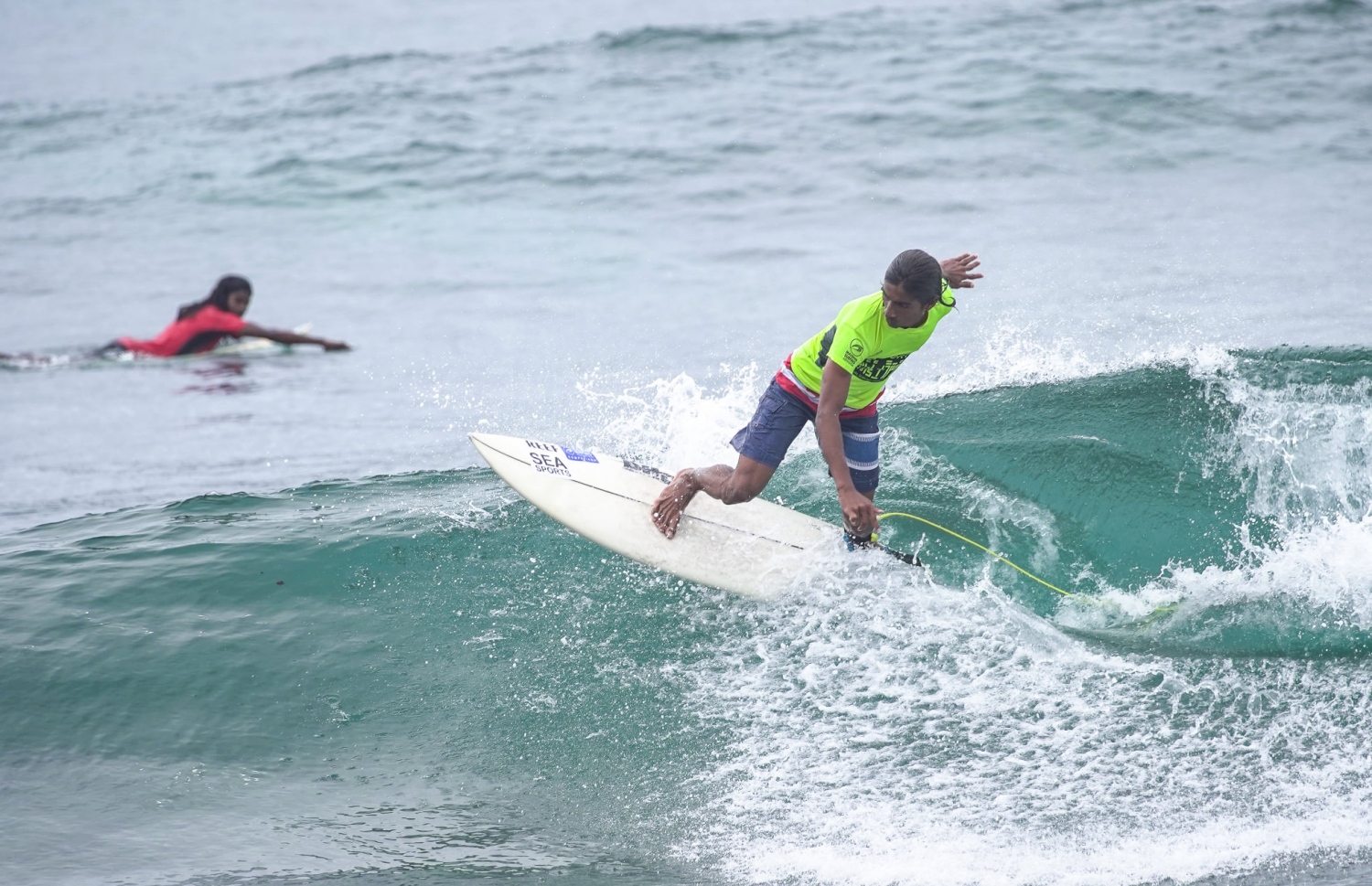 ޝަރޫފް މިއަދުގެ އޯޕަން ޑިވިޝަން ހީޓުގައި ރާޅާއަޅަނީ.-- ފޮޓޯ: އެމްއެސްއޭ