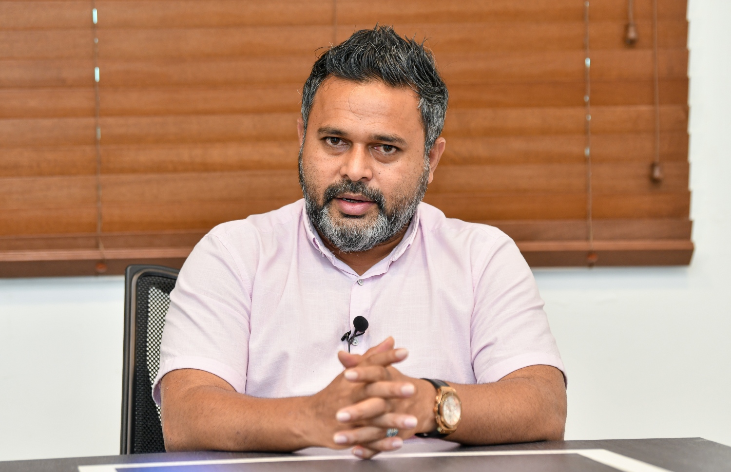 ޕީޕީއެމްގެ ނައިބު ރައީސް ޝިޔާމް އިއްޔެ މިހާރު" އަށް އިންޓަވިއު ދެއްވަނީ.---ފޮޓޯ: ފަޔާޒު މޫސާ/ މިހާރު