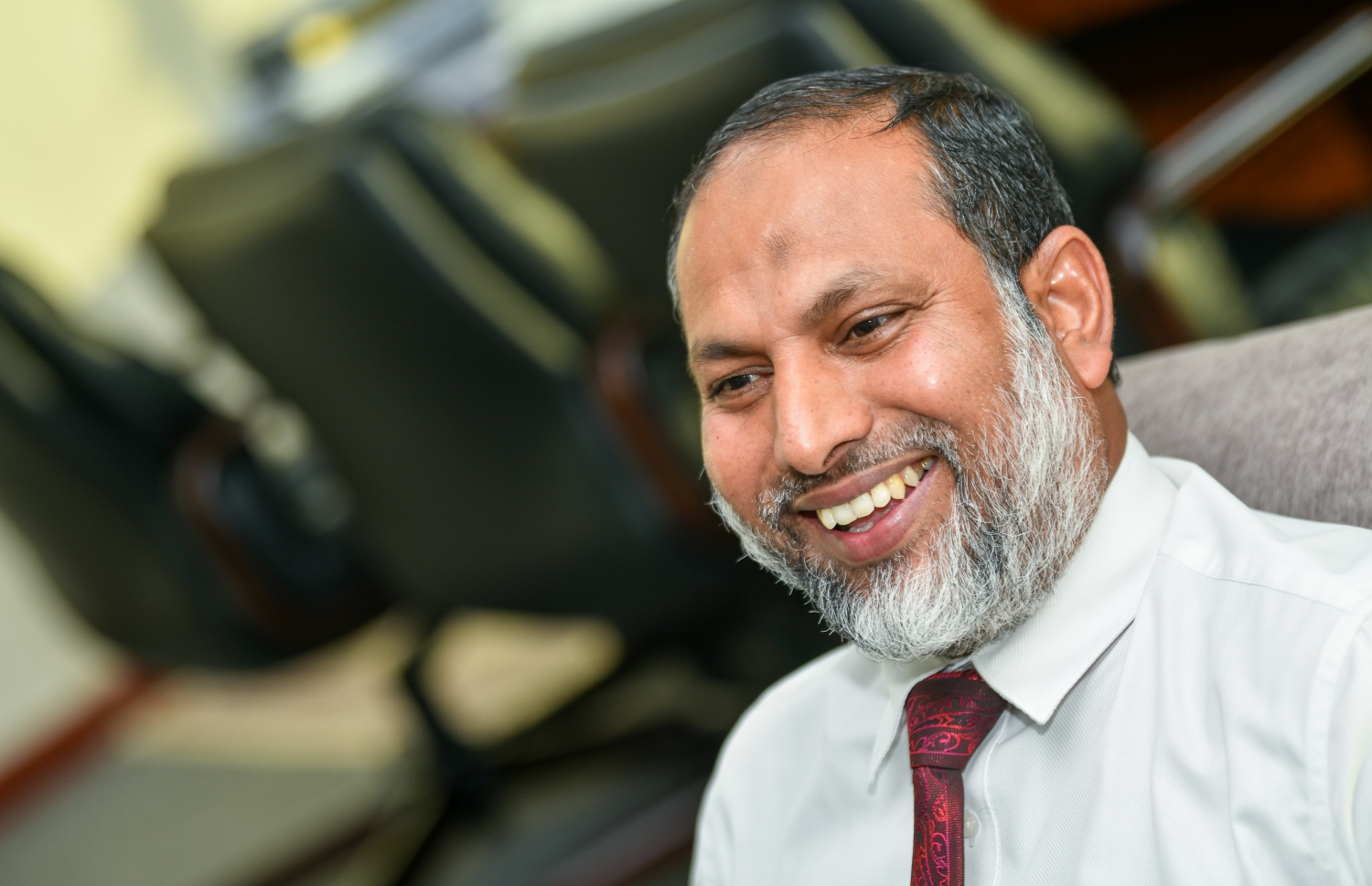 އިމްރާން "މިހާރު" އަށް އިއްޔެ އިންޓަވިއު ދެއްވަނީ -- ފޮޓޯ: ފަޔާޒް މޫސާ