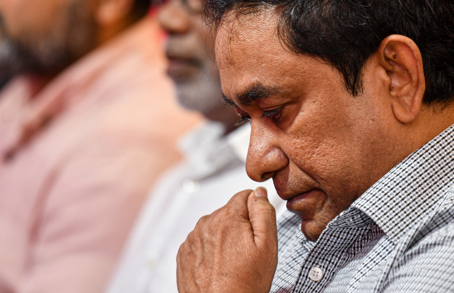 ޑިސެމްބަރު 1، 2021- ކުރީގެ ރައީސް ޔާމީން ޖަލުން މިނިވަންވުމުގެ އުފަލުގައި ބޭއްވި ޖަލްސާގައި އެ މަނިކުފާނު ބައިވެރިވެވަޑައިގަންނަވަނީ.---ފޮޓޯ: ފަޔާޒު މޫސާ/ މިހާރު