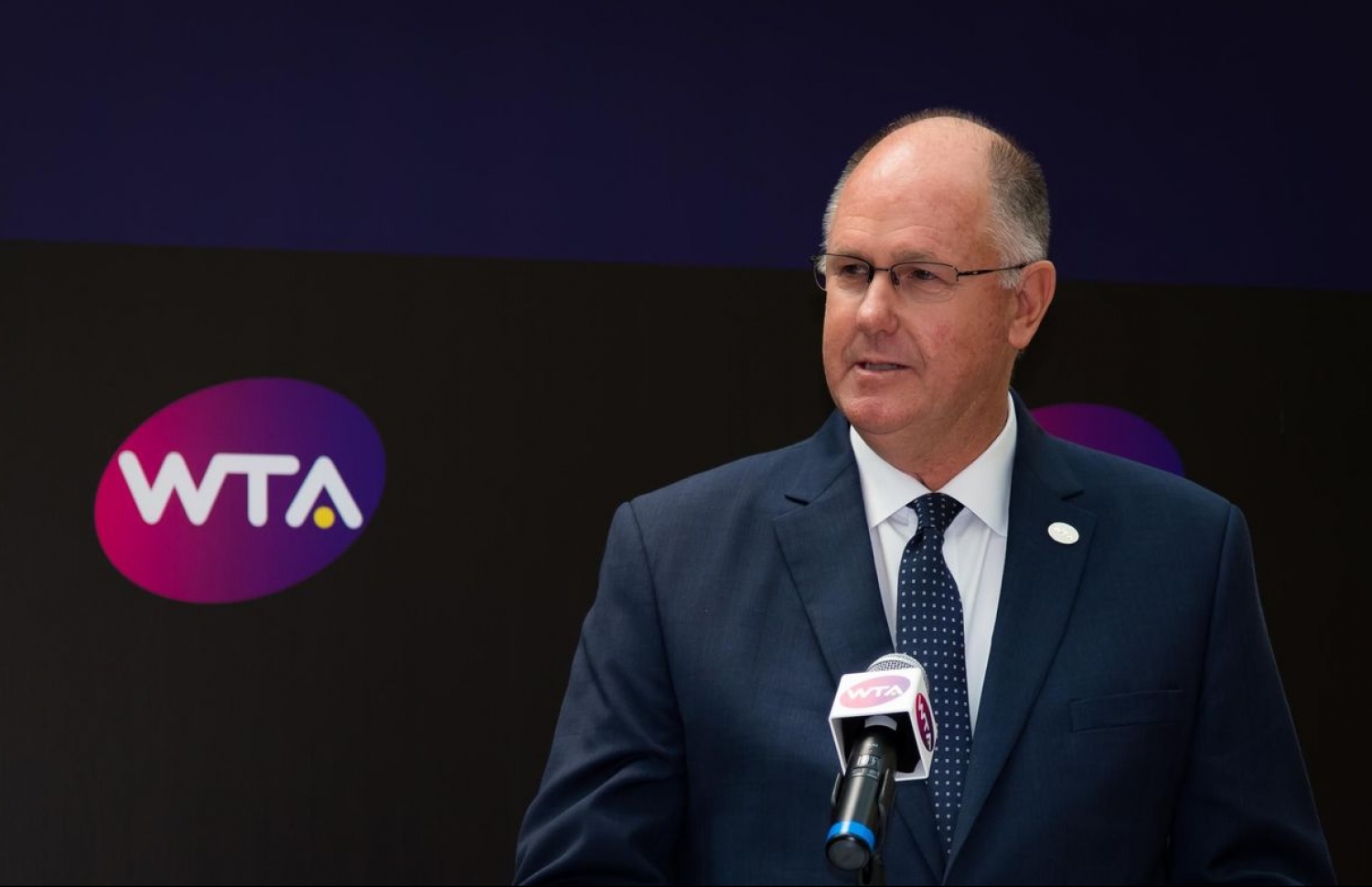 ޑަބްލިއުޓީއޭގެ ޗެއާމަން ސްޓީވް.--