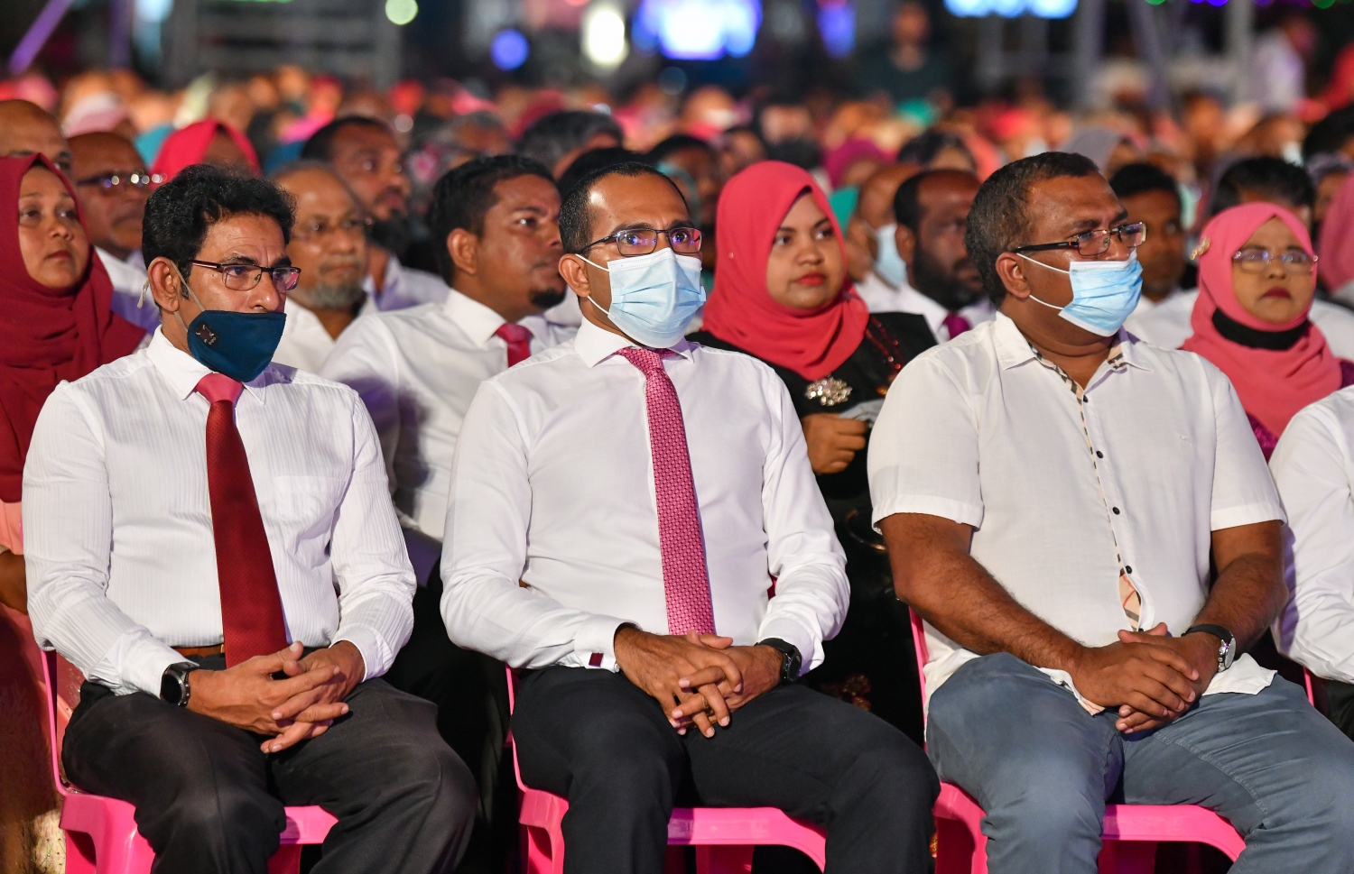 ކުރީގެ ރައީސް އަބްދުﷲ ޔާމީން މިނިވަންވުމާ ގުޅިގެން އިދިކޮޅު ޕީޕީއެމް/ޕީއެންސީން އަލިމަސް ކާނިވަލުގައި ބޭއްވި ޖަލްސާ.-- ފޮޓޯ: ފަޔާޒް މޫސާ / މިހާރު