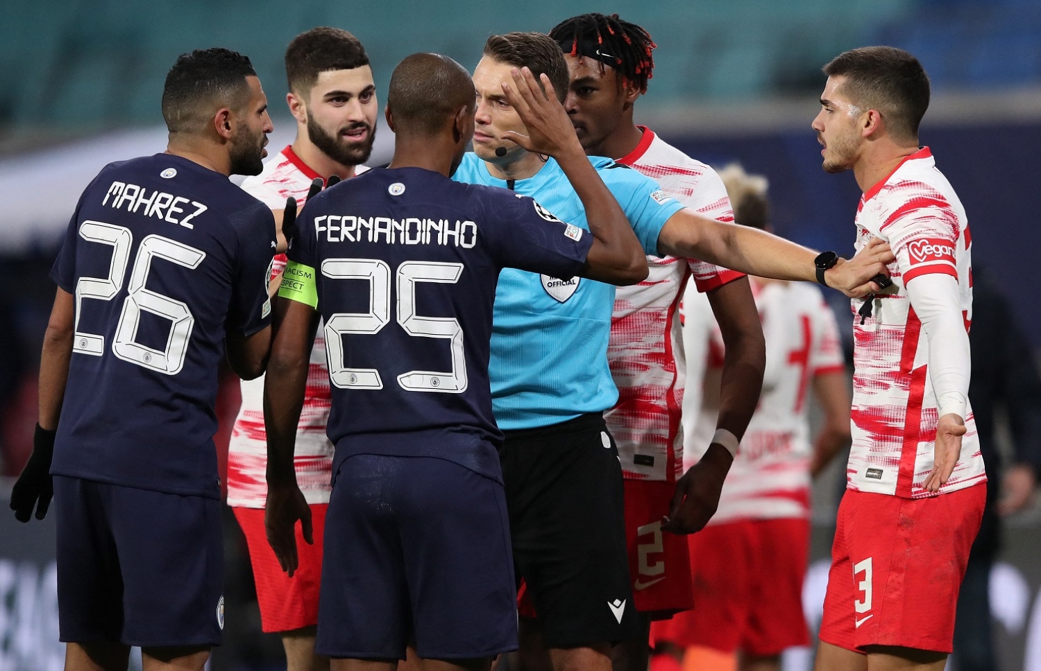 ސިޓީ އާއި ލިޕްޒިގް ވާދަކުރި މެޗުގެ ތެރެއިން.-- ފޮޓޯ: އޭއެފްޕީ