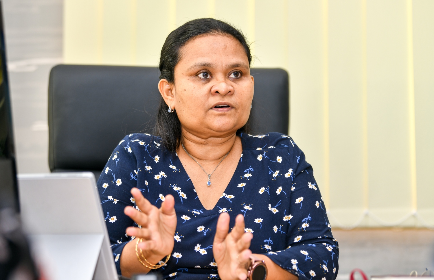 ހުޅުމާލެ ހޮސްޕިޓަލްގެ ސީއީއޯ މާރިޔާ، މިދިޔަ ހަފުތާގައި "މިހާރު" އަށް އިންޓަވިއުދެއްވަނީ.-- ފޮޓޯ: ފަޔާޒު މޫސާ/ މިހާރު