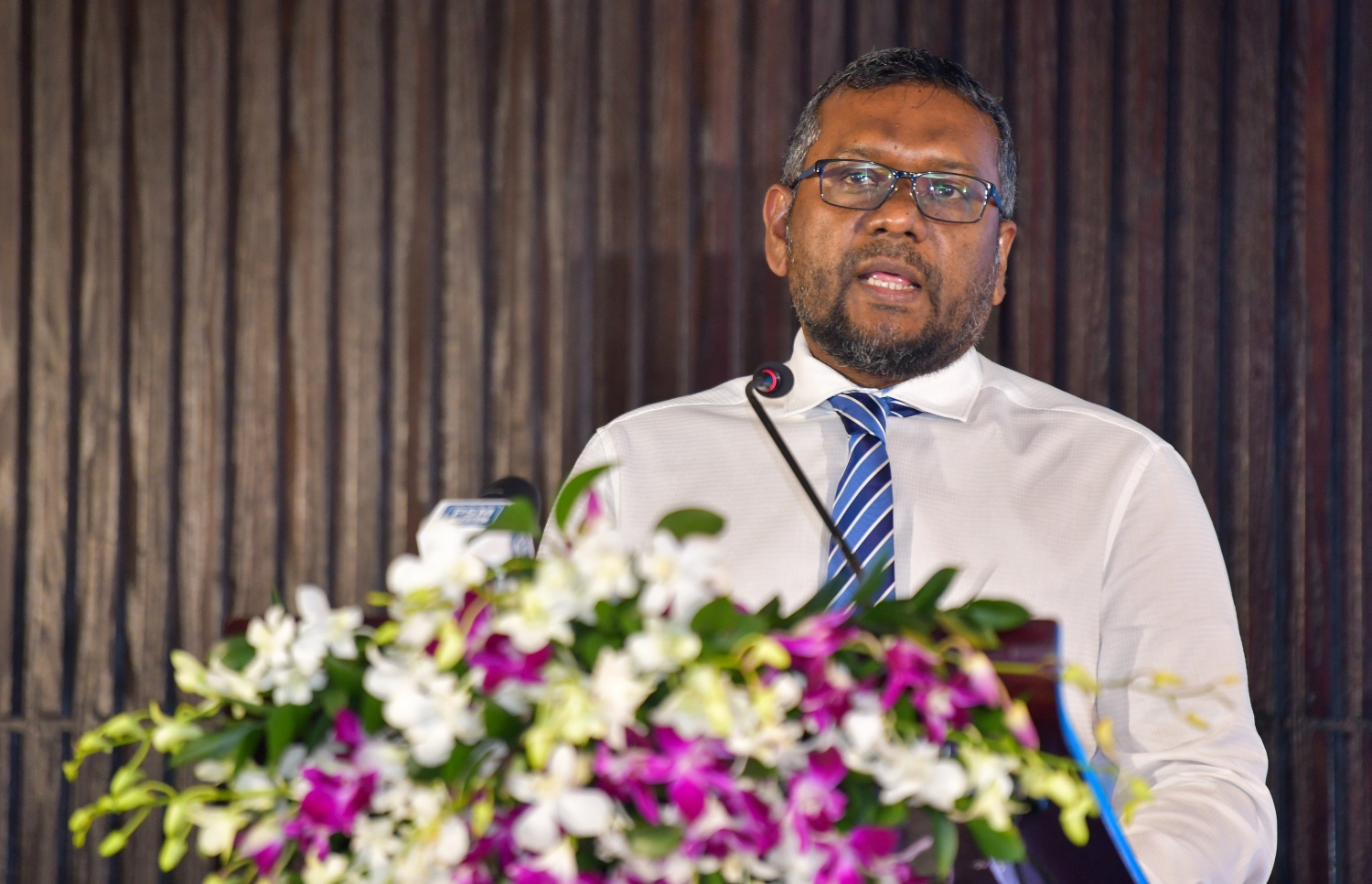 އިކޮނޮމިކް މިނިސްޓަރު ފައްޔާޒު އިސްމާއިލް ވާހަކަދައްވަނީ-- ފޮޓޯ: ފަޔާޒު މޫސާ/މިހާރު