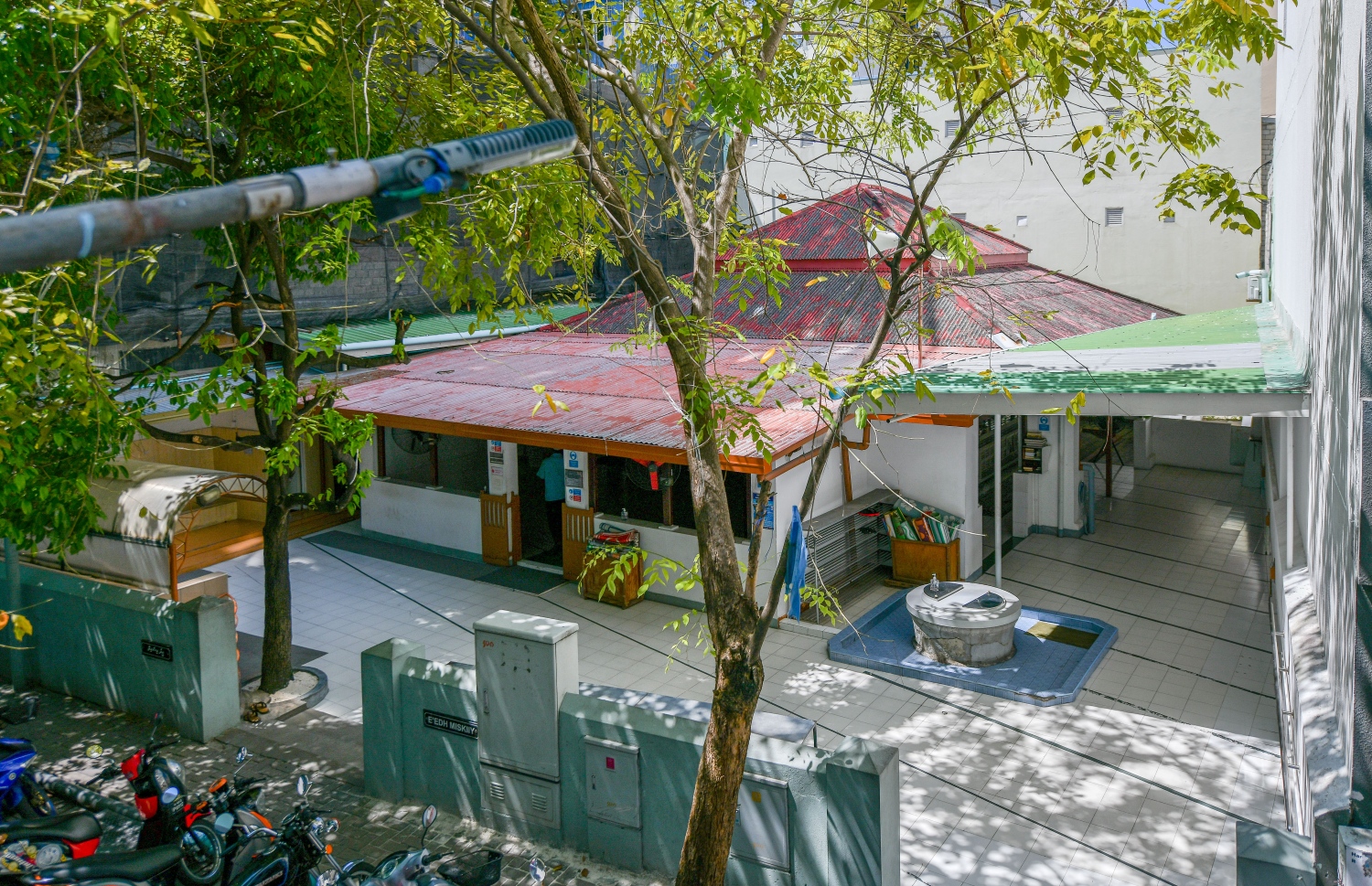 ތާރީހީ އީދު މިސްކިތުގެ ރީތިކަން ގެއްލިފައި