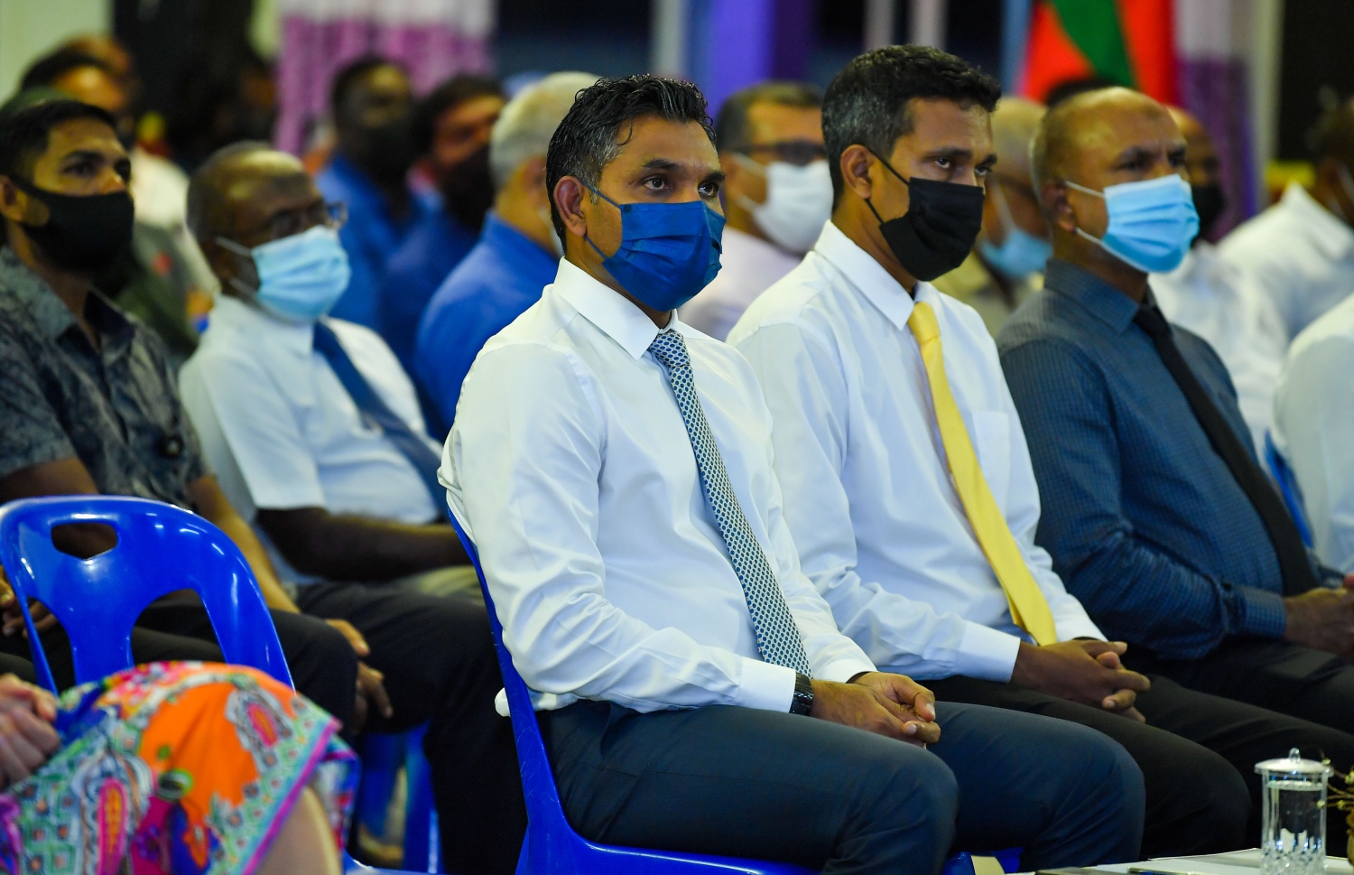 ފުވައްމުލައް: ޑިސެމްބަރު 13، 2021: ފުވައްމުލަކުގެ ގޮނޑުދޮށް ހިމާޔަތްކުރުމުގެ މަޝްރޫއުގެ އެއްބަސްވުމުގައި ސޮއިކުރުމުގެ ރަސްމިއްޔާތުގައި ނައިބު ރައީސް ފައިސަލް ނަސީމް، އަދި ފުވައްމުލަކުގެ މޭޔަރު ރަފީގު(ކ-2) ބައިވެރިވެ ވަޑައިގަންނަވަނީ.-- ފޮޓޯ: ރައީސް އޮފީސް