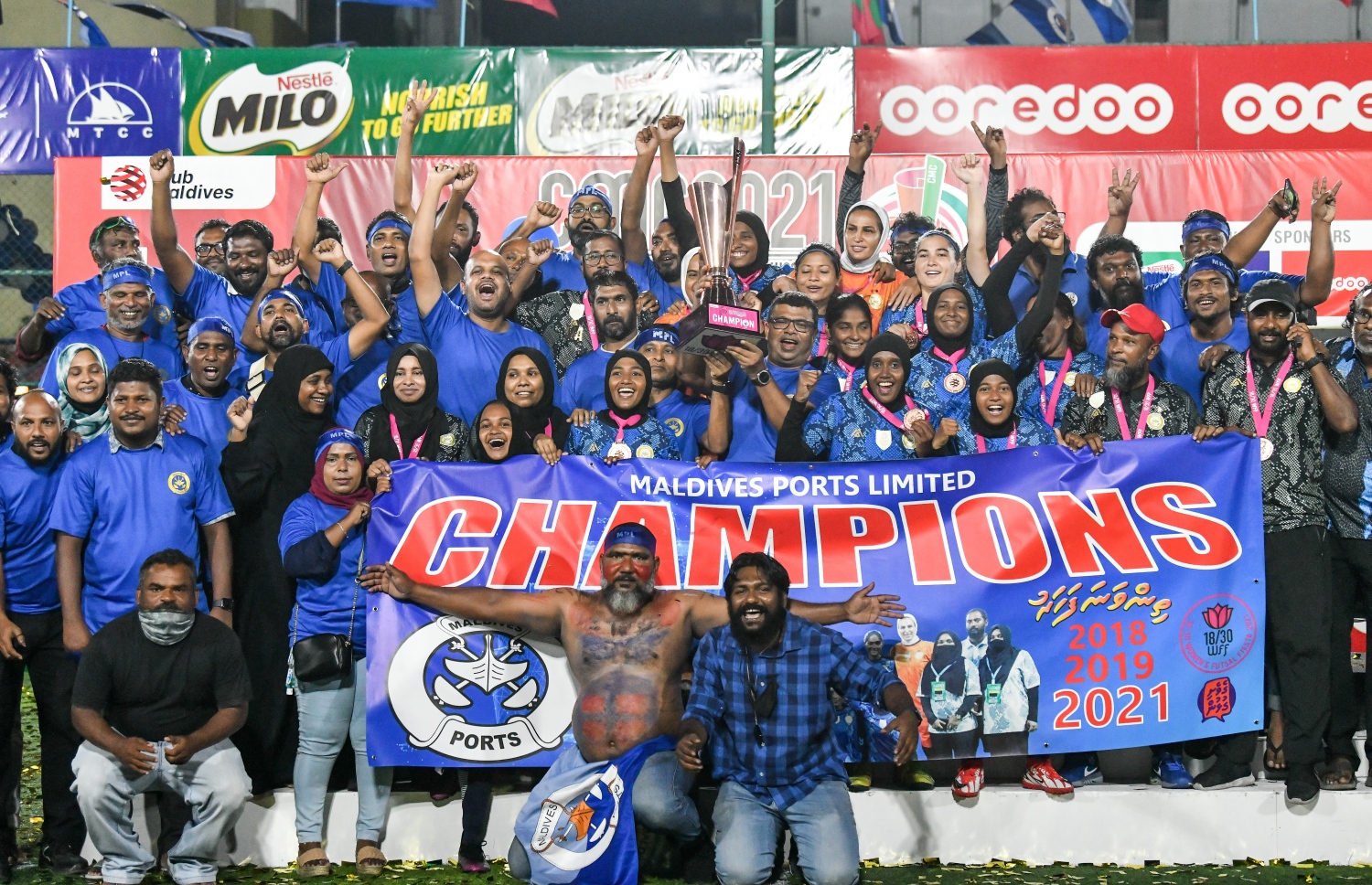 ތަށި މިލްކު ކުރުމަށް ފަހު އެމްޕީއެލުން އުފާފާޅު ކުރަނީ --- ފޮޓޯ: ނިޝާން އަލީ/ މިހާރު