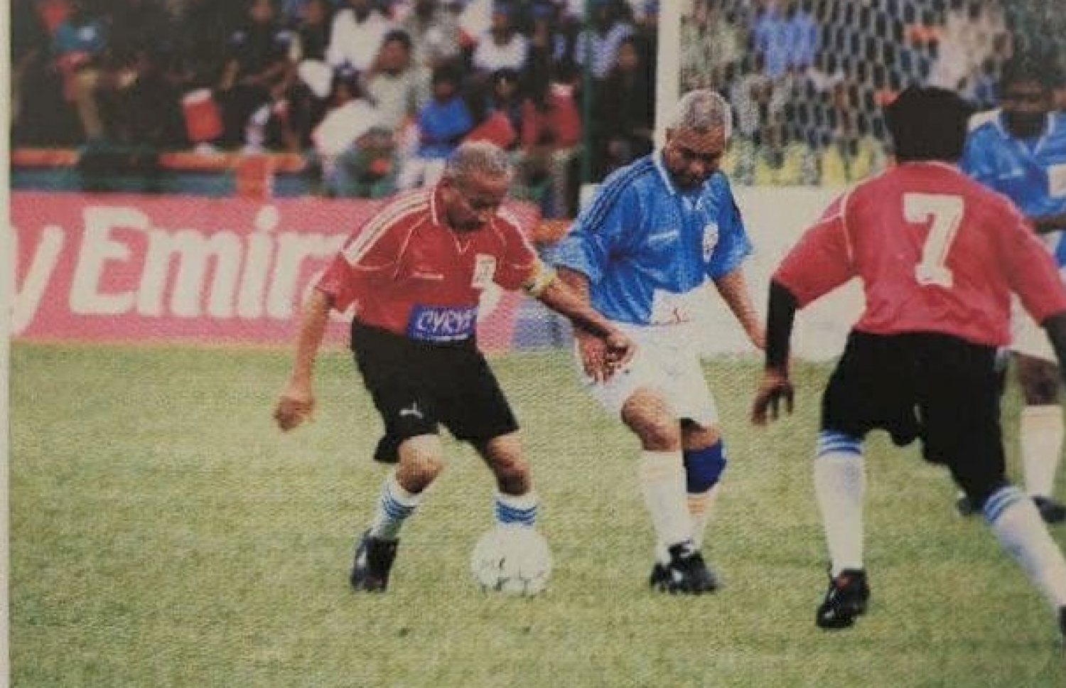 މަޖީދިއްޔާ ސްކޫލަށް 75 އަހަރު ފުރުން ފާހަގަކުރުމުގެ ގޮތުން ކުޅުނު ފުޓްބޯޅަ މެޗުގައި އުމަރު ޒާހިރު (ވ) އެމަނިކުފާނަކީ ބޯޅަ ޖައްސަވަނީ: ކުރިން މޮޅަށް ކުލުއްވި ފޯވާޑެއް