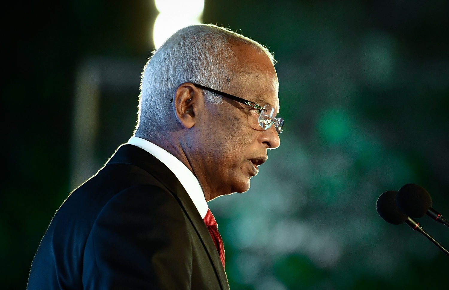 ޖުމްހޫރީ މައިދާނުގައި ބޭއްވި ގައުމީ އެއްބައިވަންތަކަމުގެ ދުވަހުގެ ރަސްމީ ޖަލްސާގައި ރައީސް އިބްރާހިމް މުހައްމަދު ސޯލިހު ވާހަކަފުޅު ދައްކަވަނީ--. ފޮޓޯ: ނިޝާން އަލީ/މިހާރު