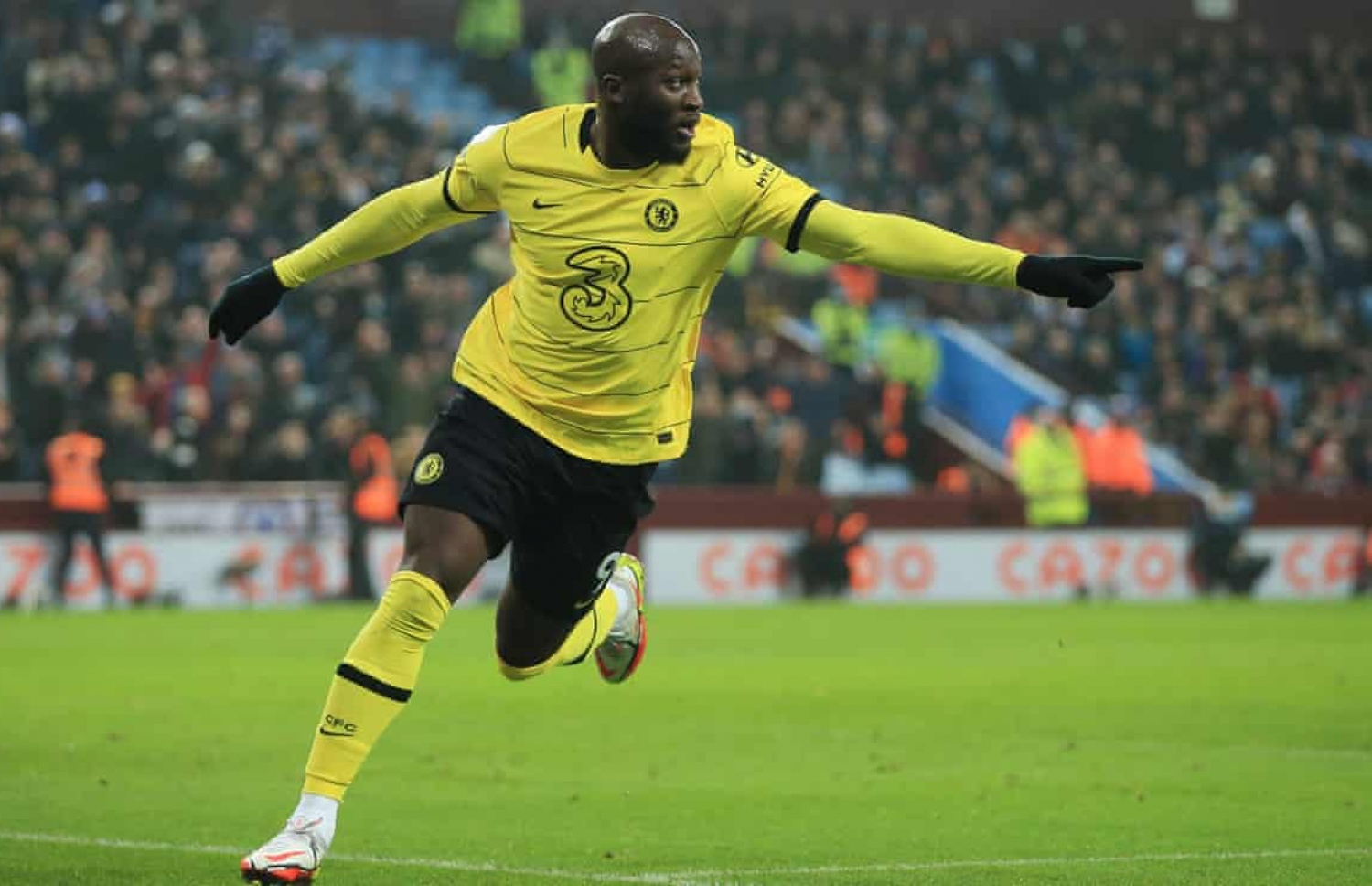 ލުކާކާު ލަނޑު ޖެހުމަށް ފަހު އުފާފާޅުކުރަނީ --- ފޮޓޯ: ގެޓީ އިމޭޖަސް