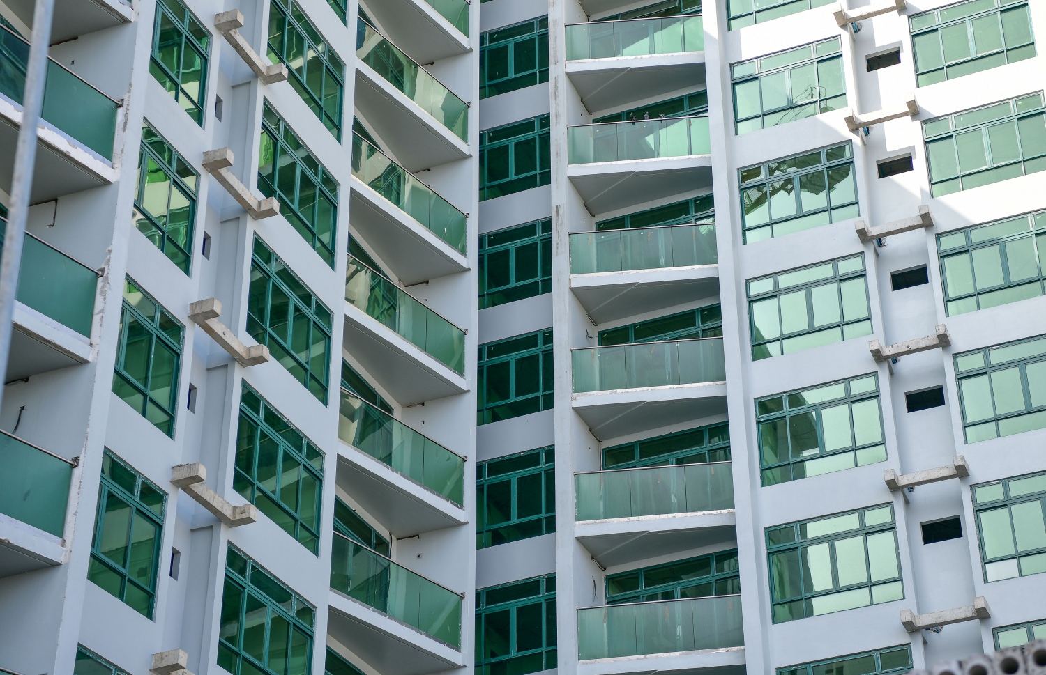 ސިފައިންގެ ފްލެޓްތައް: ބޭރުން ގިނަ މަސައްކަތްތަކެއް ނިމިފައި ހުއްޓަސް އެތެރޭގެ ގިނަ މަސައްކަތްތަކެއް އަދިވެސް ނުނިމޭ