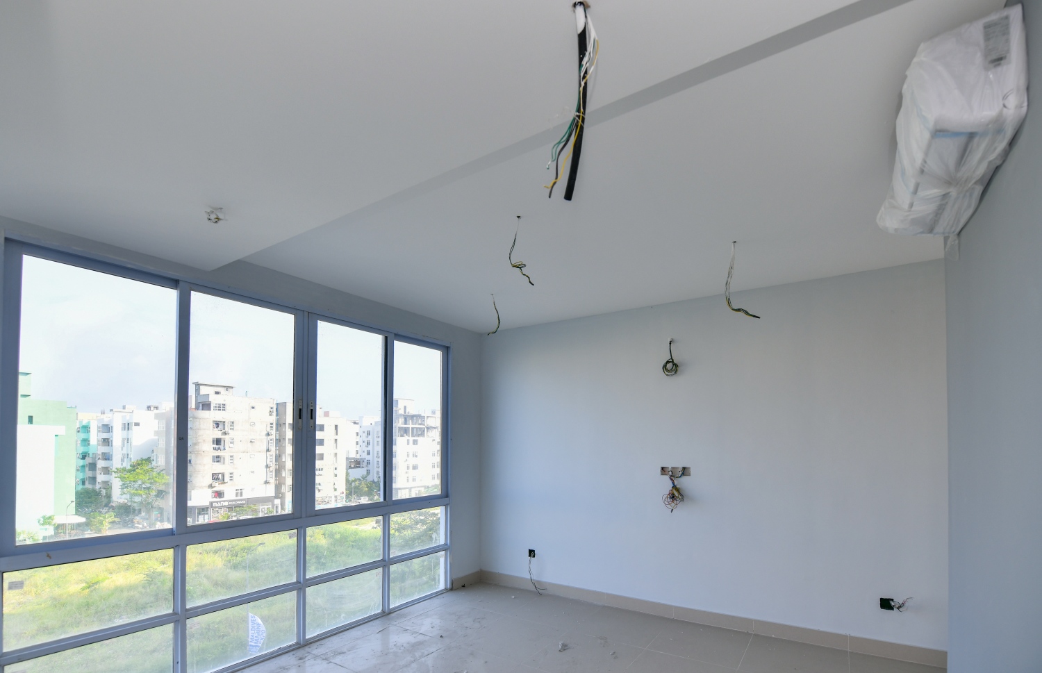 ފުލުހުންގެ ފްލެޓެއްގެ އެތެރެ-- ފޮޓޯ: ފަޔާޒު މޫސާ/ މިހާރު