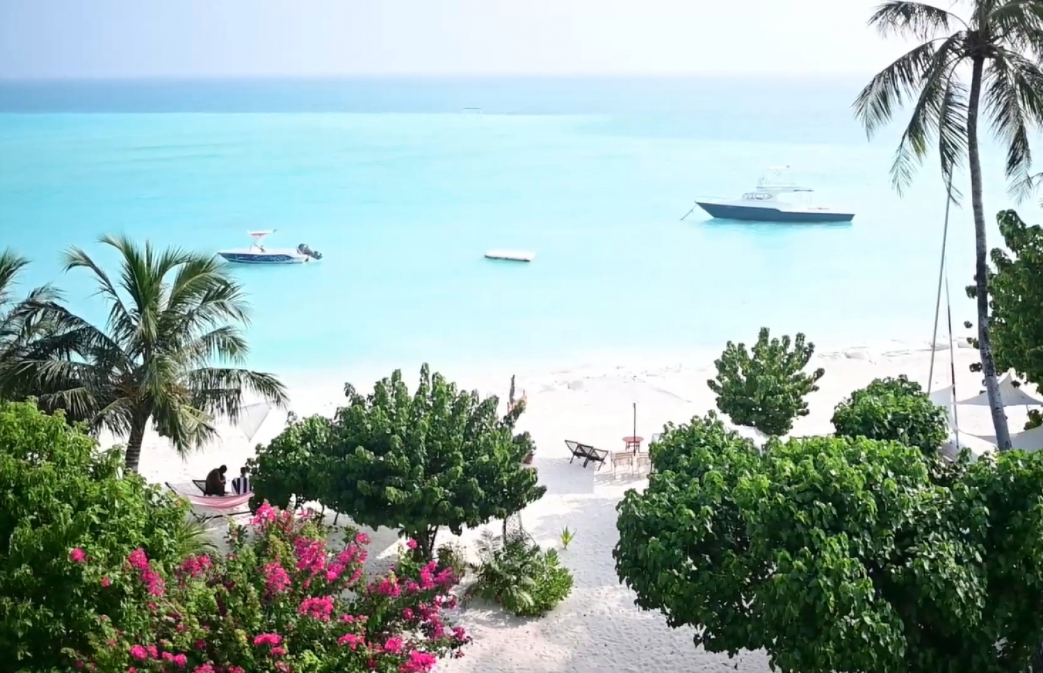 ވ. ފުލިދޫގެ ބީޗު: ވ. އަތޮޅުގައި ލޯކަލް ޓޫރިޒަމް އެންމެ ކުރިއަރާފައިވާ އެއް ރަށް.-- ފޮޓޯ: މިހާރު