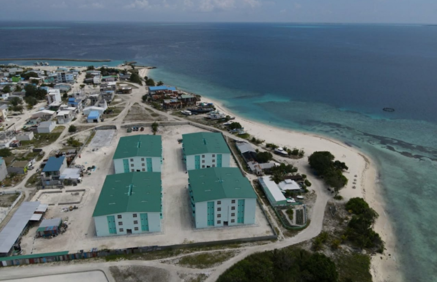 ސަރުކާރުން ނައިފަރުގައި އިމާރާތްކޮށްފައިވާ 100 ހައުސިން ޔުނިޓުގެ އިމާރާތްތައް.-- ފޮޓޯ: ނައިފަރު ކައުންސިލް