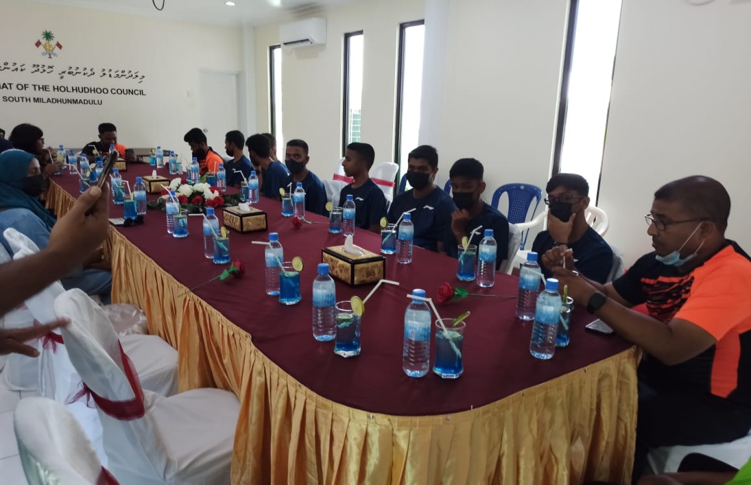 ބެޑްމިންޓަން ޖޫނިއާ ޕޫލްގެ މެންބަރުން ހޮޅުދޫގައި --- ފޮޓޯ: ބީއޭއެމް