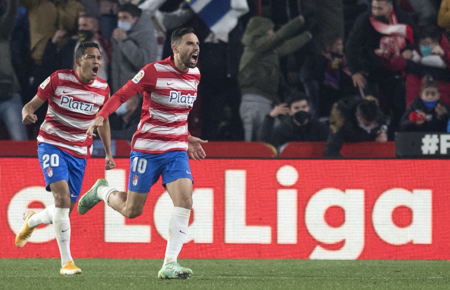 ގްރަނާޑާއިން އެއްވަރުކުރި ލަނޑު ޖެހުމަށް ފަހު/-- ފޮޓޯ: އޭއެފްޕީ