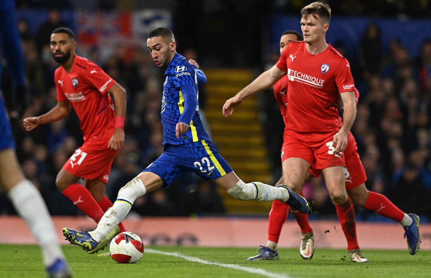 ޗެލްސީގެ ޒިޔެޝް ޗެސްޓަފީލްޑުގެ ގޯލަށް ހަމަލާއެއް ފޮނުވާލަނީ.. ފޮޓޯ: އޭއެފްޕީ