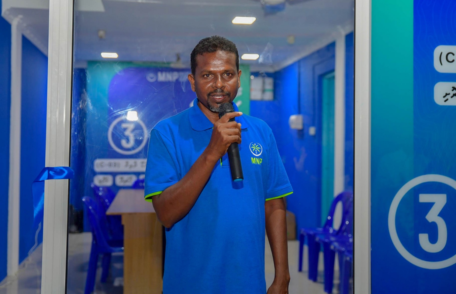 ކޮމަންޑޫ ދާއިރާ އަށް ވާދަ ކުރައްވާ އެމްއެންޕީގެ ކެންޑިޑޭޓު ހަންނާނު-- ފޮޓޯ/އެމްއެންޕީ