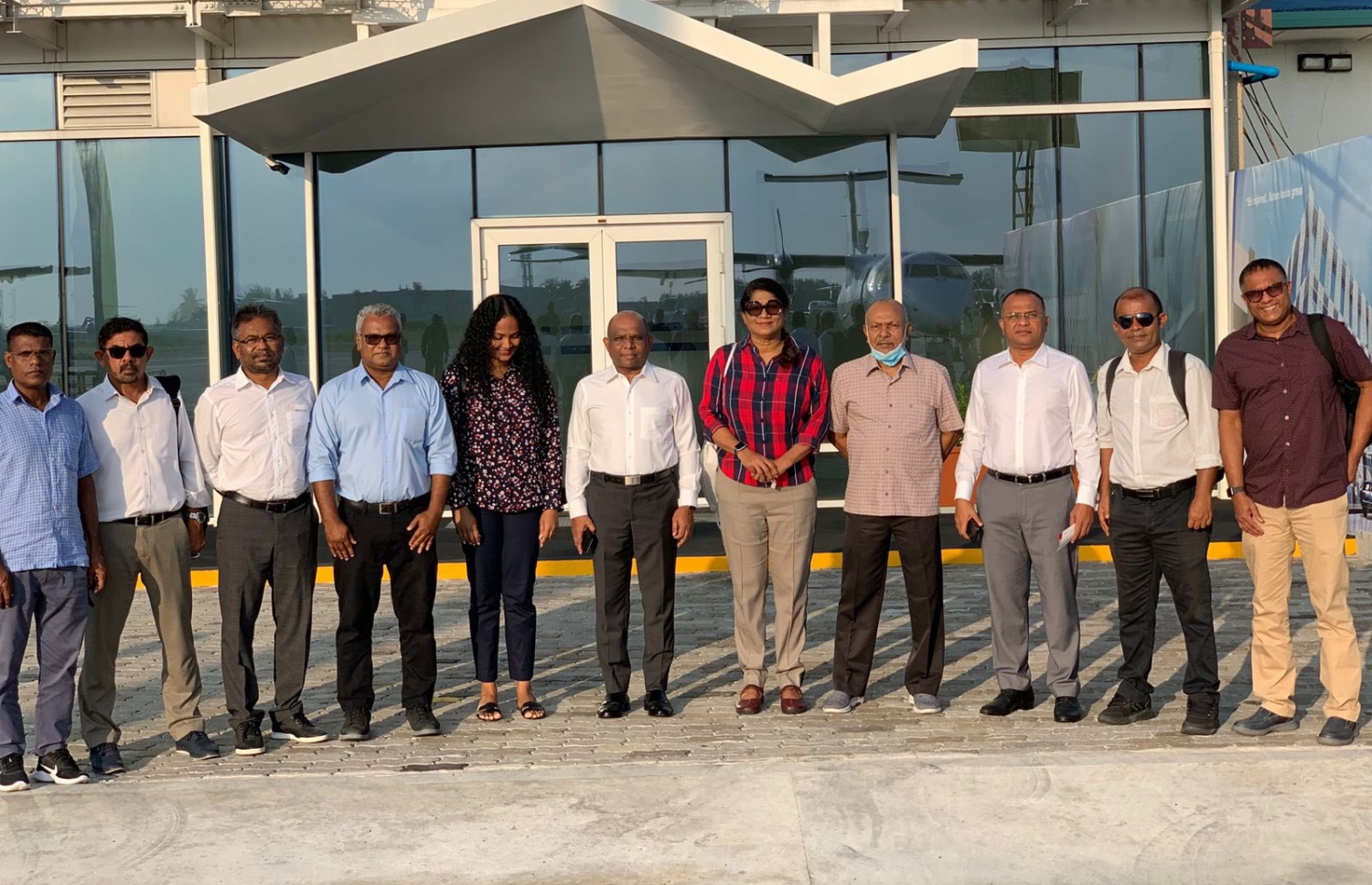 ކޮމަންޑޫ ދާއިރާގެ ބައި އިލެކްޝަންގެ ކެމްޕެއިން އަށް އެމްޑީޕީގެ އިސް މެންބަރުންނާއި ބައެއް ވަޒީރުން އެ ދާއިރާ އަށް ކުރައްވާ ދަތުރުގެ ތެރެއިން--