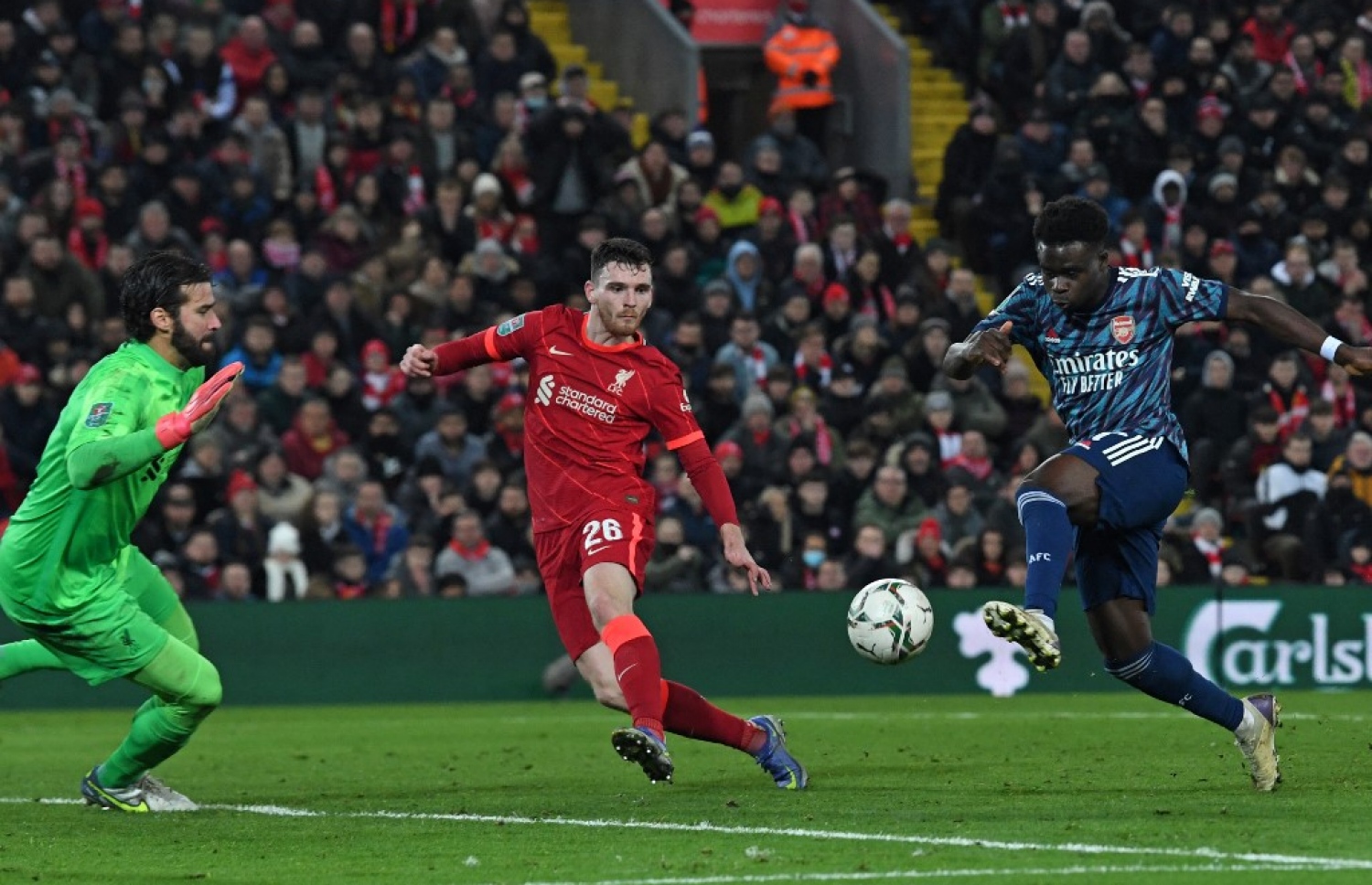 އާސެނަލް އަށް ލިބުނު އެންމެ ހުސް ފުރުސަތުގައި ސަކާ ގޯޅަ ގޯލަށް ފޮނުވާލެވޭތޯ މަސައްކަތް ކުރަނީ.-- ފޮޓޯ: އޭއެފްޕީ