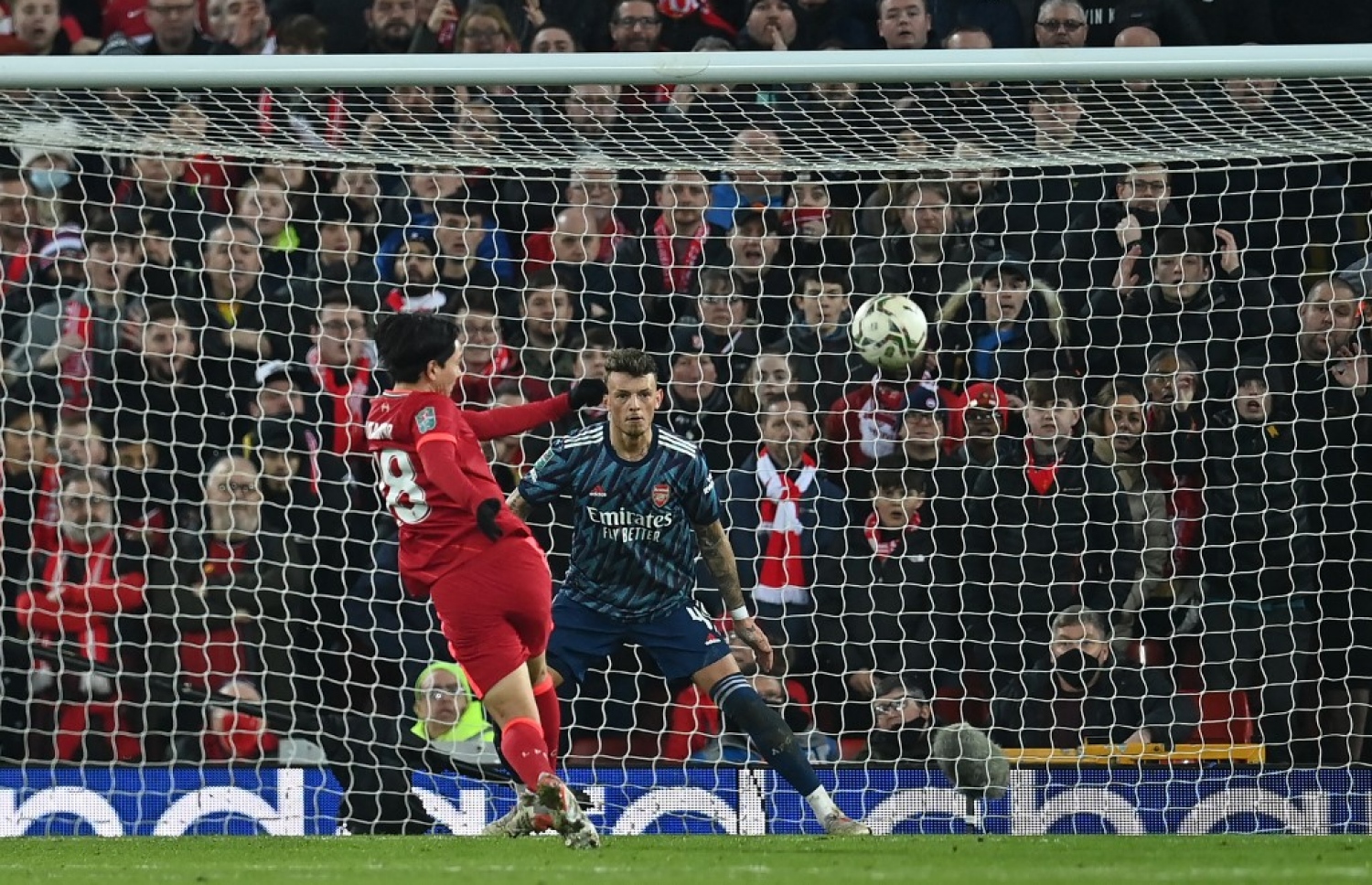 މިނަމީނޯ އަށް ލިބުނު ހުސް ފުރުސަތުގައި އޭނާ ބޯޅަ ކުރިޔަށް ފޮނުވާލަނީ.-- ފޮޓޯ: އޭއެފްޕީ