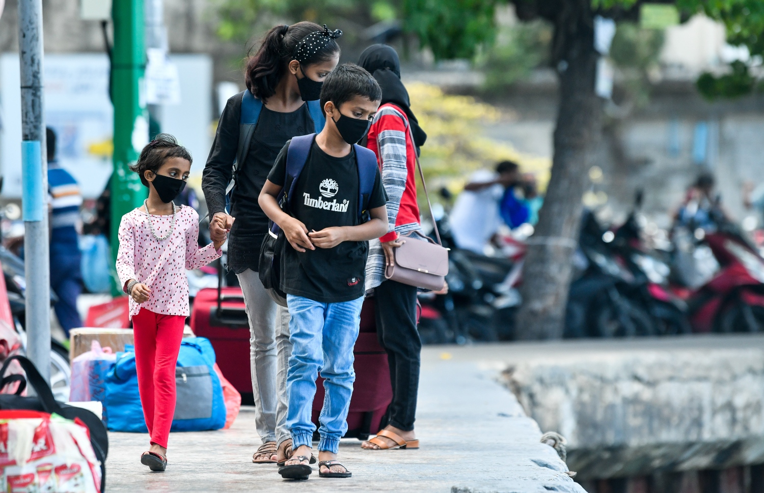 ސްކޫލް ޗުއްޓީ ނިންމައި އެންމެން ރަށަށް