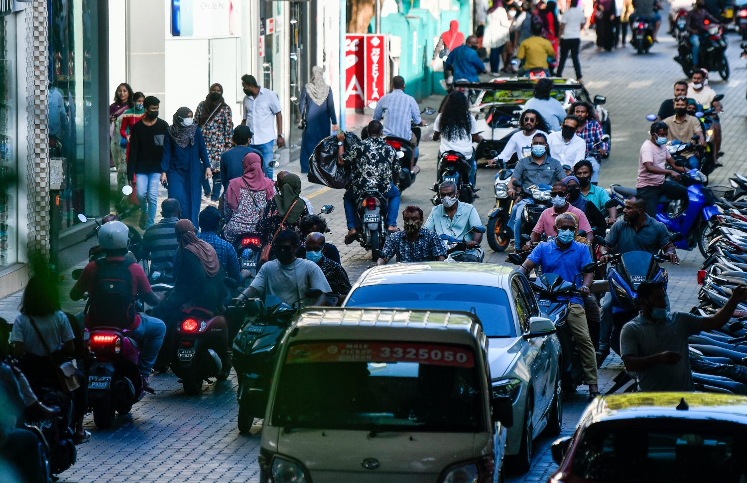 މާލޭގެ ހަލަބޮލި މަގެއް: ޑަބަލް ޕެންޝަން ސްކީމު މި ވަގުތު ހިންގަނީ 13 މުއައްސަސާއަކުން. އެންމެ ބޮޑު ޕެންޝަނެއް ދެނީ ފުލުހުންނަށް